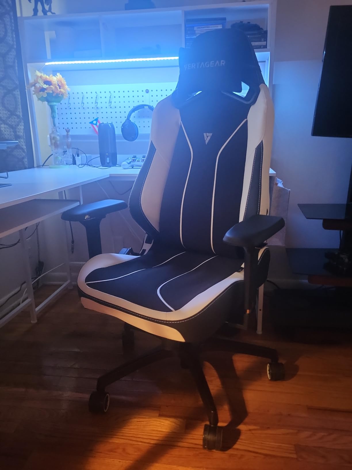 VERTAGEAR S-Line 5800 Gaming Chair, Small/Medium, Burgundy Red - Customer Photo 1