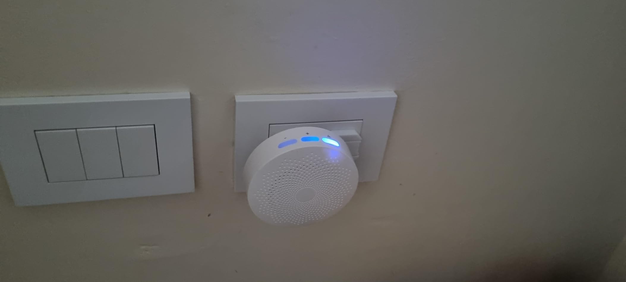 Winees WiFi Water Leak Detector, 3 Pack Water Sensors with 100dB Adjustable Alarm, Leak Alert Email&SMS Notification, 200M Transmission for Basement, Bathroom, Laundry, IFTTT, S1 Plus, 2.4G WiFi Only Customer Review Winees WiFi Water Leak Detector, 3 Pack Water Sensors with 100dB Adjustable Alarm, Leak Alert Email&SMS Notification, 200M Transmission for Basement, Bathroom, Laundry, IFTTT, S1 Plus, 2.4G WiFi Only - Customer Photo 1