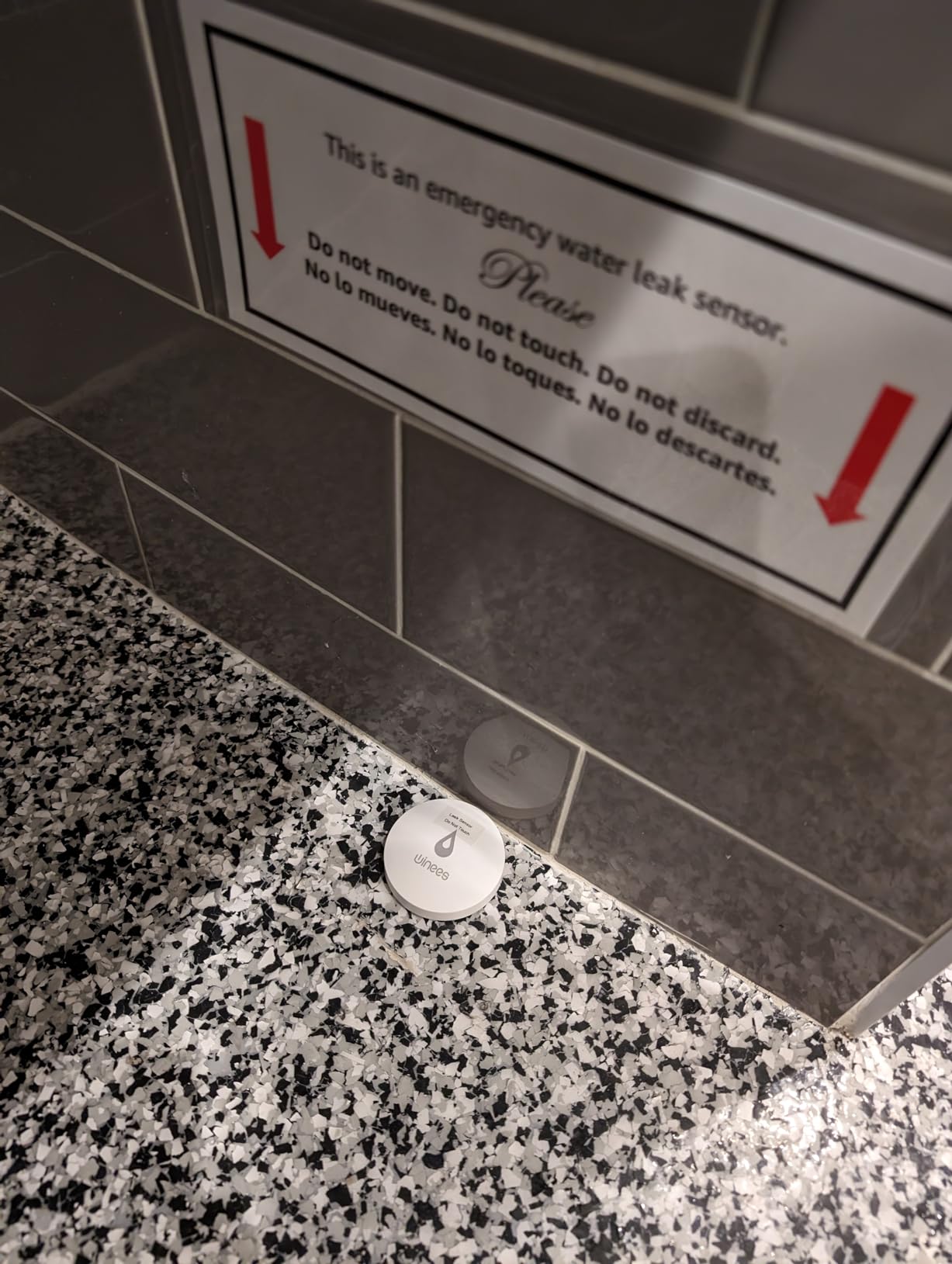 Winees WiFi Water Leak Detector, 3 Pack Water Sensors with 100dB Adjustable Alarm, Leak Alert Email&SMS Notification, 200M Transmission for Basement, Bathroom, Laundry, IFTTT, S1 Plus, 2.4G WiFi Only Customer Review Winees WiFi Water Leak Detector, 3 Pack Water Sensors with 100dB Adjustable Alarm, Leak Alert Email&SMS Notification, 200M Transmission for Basement, Bathroom, Laundry, IFTTT, S1 Plus, 2.4G WiFi Only - Customer Photo 4