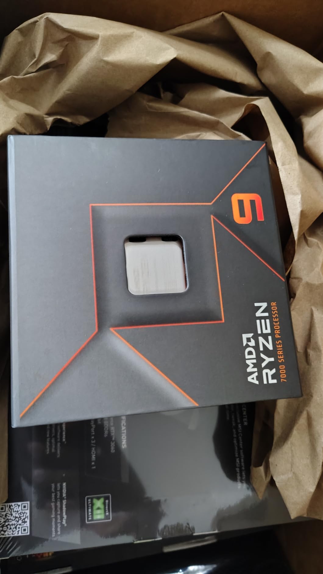 AMD Ryzen 9 7900X 12-Core, 24-Thread Unlocked Desktop Processor - Customer Photo 3