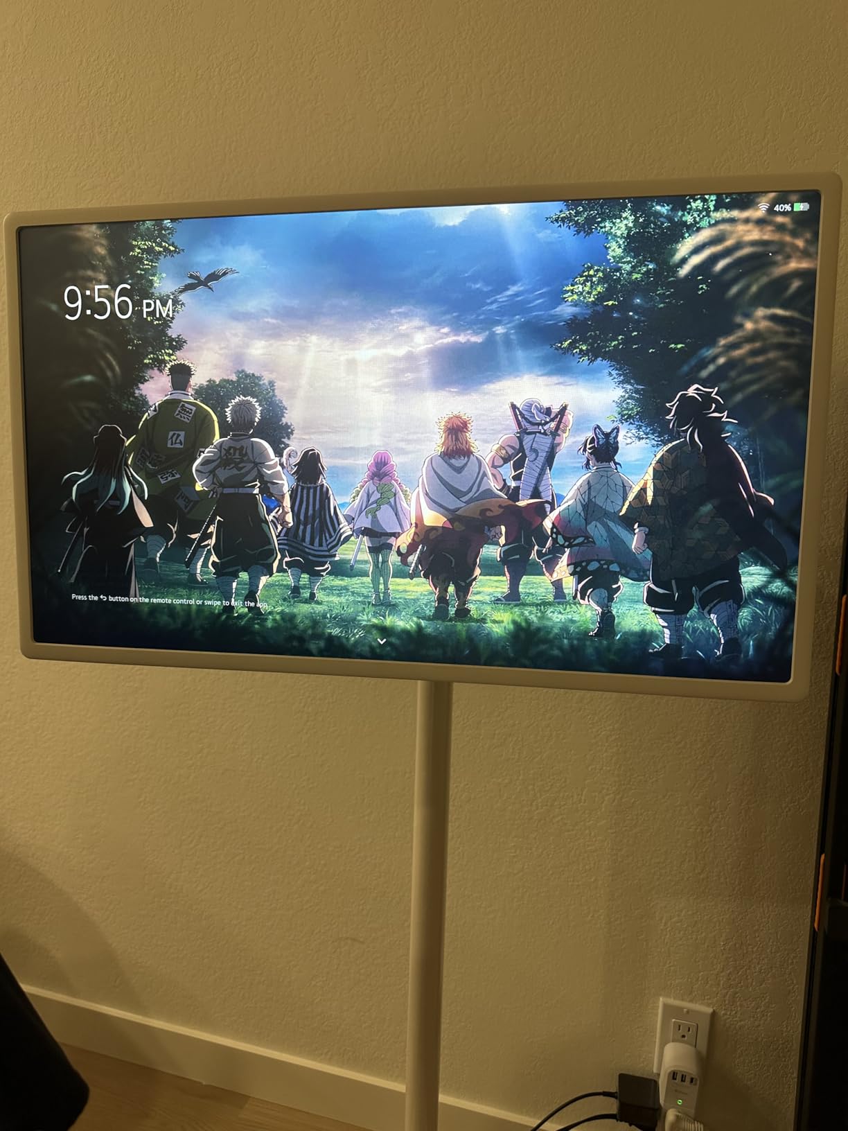 LG 27-Inch Class StanbyMe 1080p-Portable Touch-Screen-Monitor 27ART10AKPL, Built-in Battery, Full Swivel Rotation, 60Hz Refresh Rate, Calming Beige - Customer Photo 1