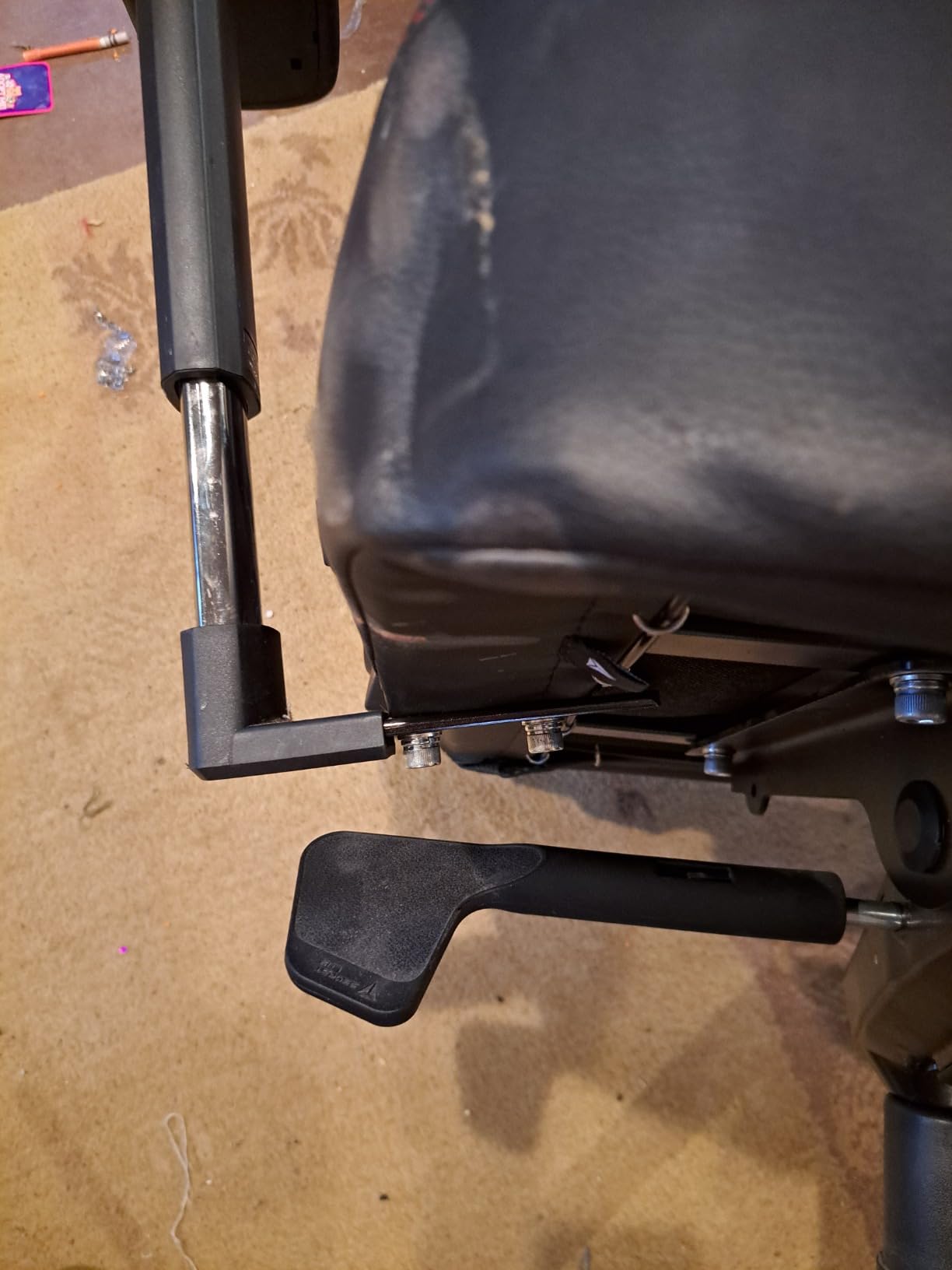 Secretlab Titan Evo Viego Gaming Chair - Reclining - Ergonomic & Comfortable Computer Chair with 4D Armrests - Magnetic Head Pillow & Lumbar Support - Small - Black/Green - Leatherette - Customer Photo 2