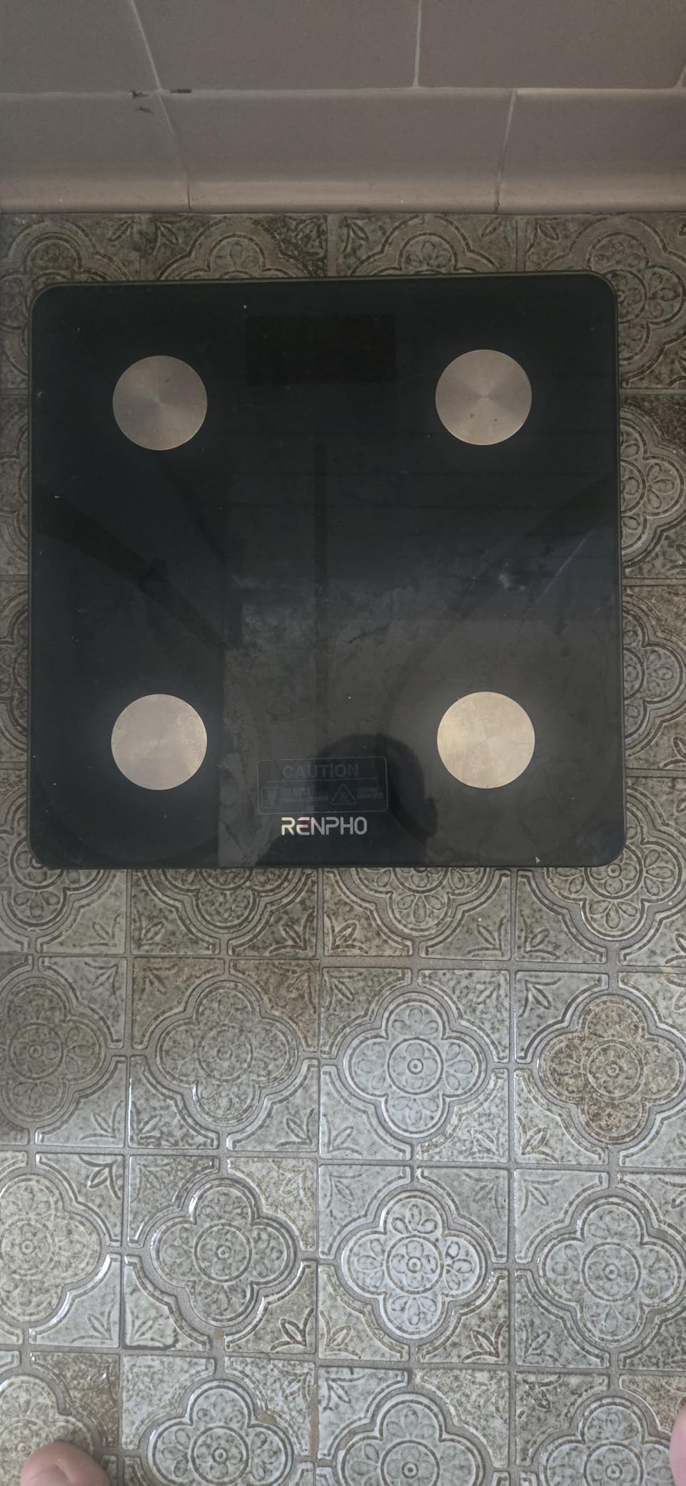 RENPHO Smart Scale with Endless Power, Solar-Powered Scale for Body Weight, No Batteries Needed, Digital Bluetooth Body Fat Scale, Body Composition Monitor with Smart App, 400 lbs-Elis Solar 1 - Customer Photo 5