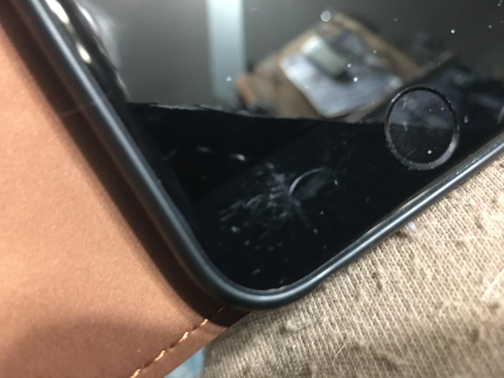 Apple iPhone SE 3rd Gen, 64GB, Midnight - Unlocked (Renewed) - Customer Photo 1