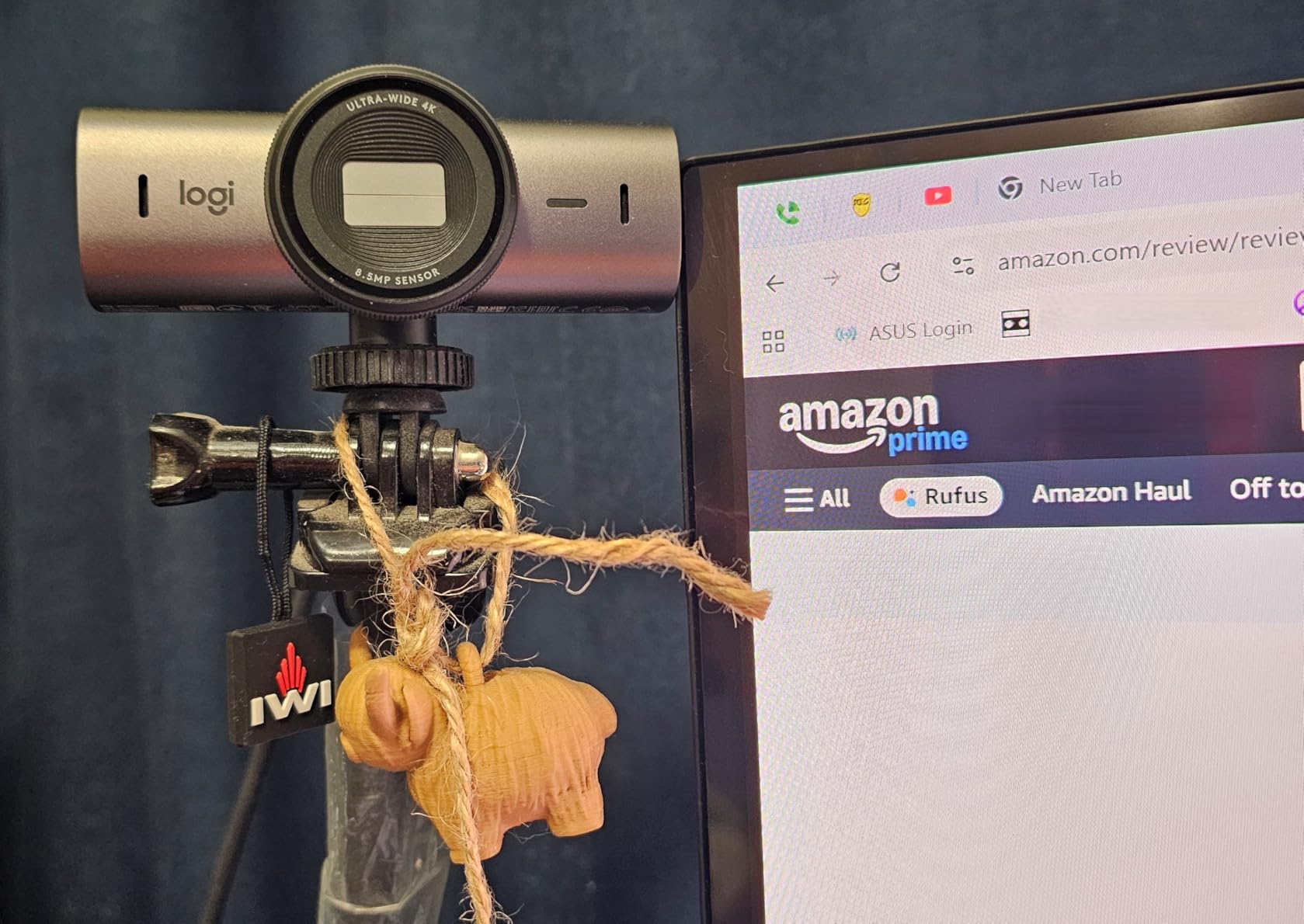 Logitech MX Brio Ultra HD 4K Collaboration, Streaming Webcam, 1080p at 60 FPS, Show Mode, Works with Microsoft Teams, Zoom, Google Meet, Nintendo Switch 2 new GameChat mode - Graphite - Customer Photo 2