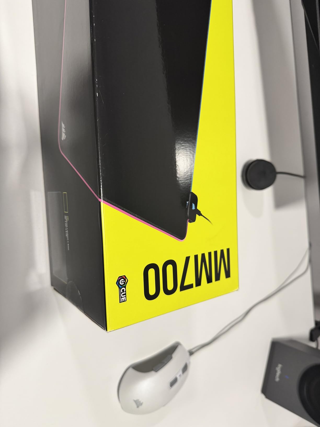 Corsair MM700 RGB Extended 3XL Cloth Gaming Mouse Pad/Desk Mat - Massive 1,220mm x 610mm (48 Corsair MM700 RGB Extended 3XL Cloth Gaming Mouse Pad/Desk Mat - Massive 1,220mm x 610mm (48