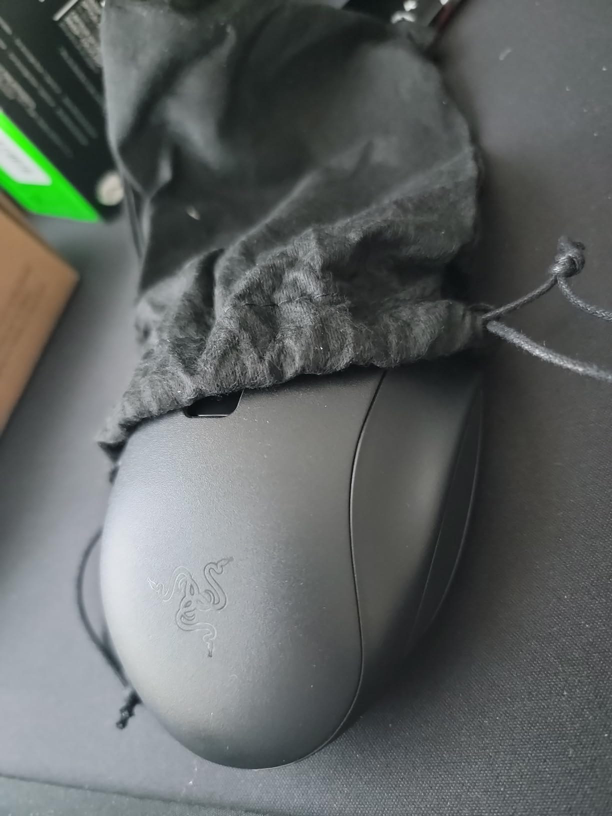 Razer Naga V2 HyperSpeed Wireless MMO Gaming Mouse: 19 Programmable Buttons - HyperScroll Technology - Focus Pro 30K Optical Sensor - Mechanical Mouse Switches Gen-2 - Up to 400 Hr Battery Life Customer Review Razer Naga V2 HyperSpeed Wireless MMO Gaming Mouse: 19 Programmable Buttons - HyperScroll Technology - Focus Pro 30K Optical Sensor - Mechanical Mouse Switches Gen-2 - Up to 400 Hr Battery Life - Customer Photo 4