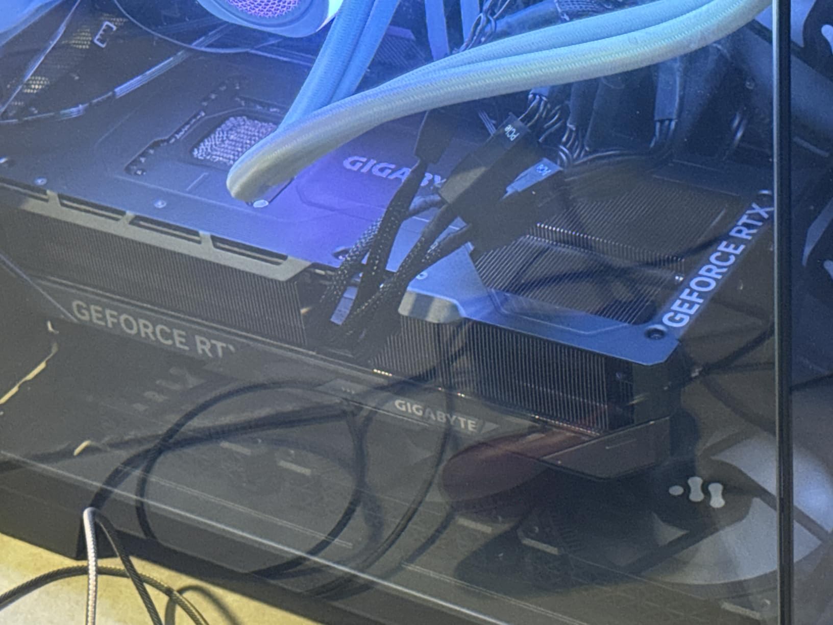 GIGABYTE GeForce RTX 4090 Gaming OC 24G Graphics Card, 3X WINDFORCE Fans, 24GB 384-bit GDDR6X, GV-N4090GAMING OC-24GD Video Card - Customer Photo 2