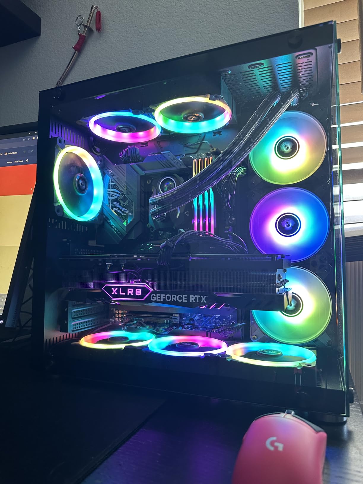 PNY GeForce RTX™ 4090 24GB Verto™ Triple Fan Graphics Card DLSS 3 (384-bit PCIe 4.0, GDDR6X, Supports 4k, Anti-Sag Bracket, HDMI/DisplayPort) - Customer Photo 1