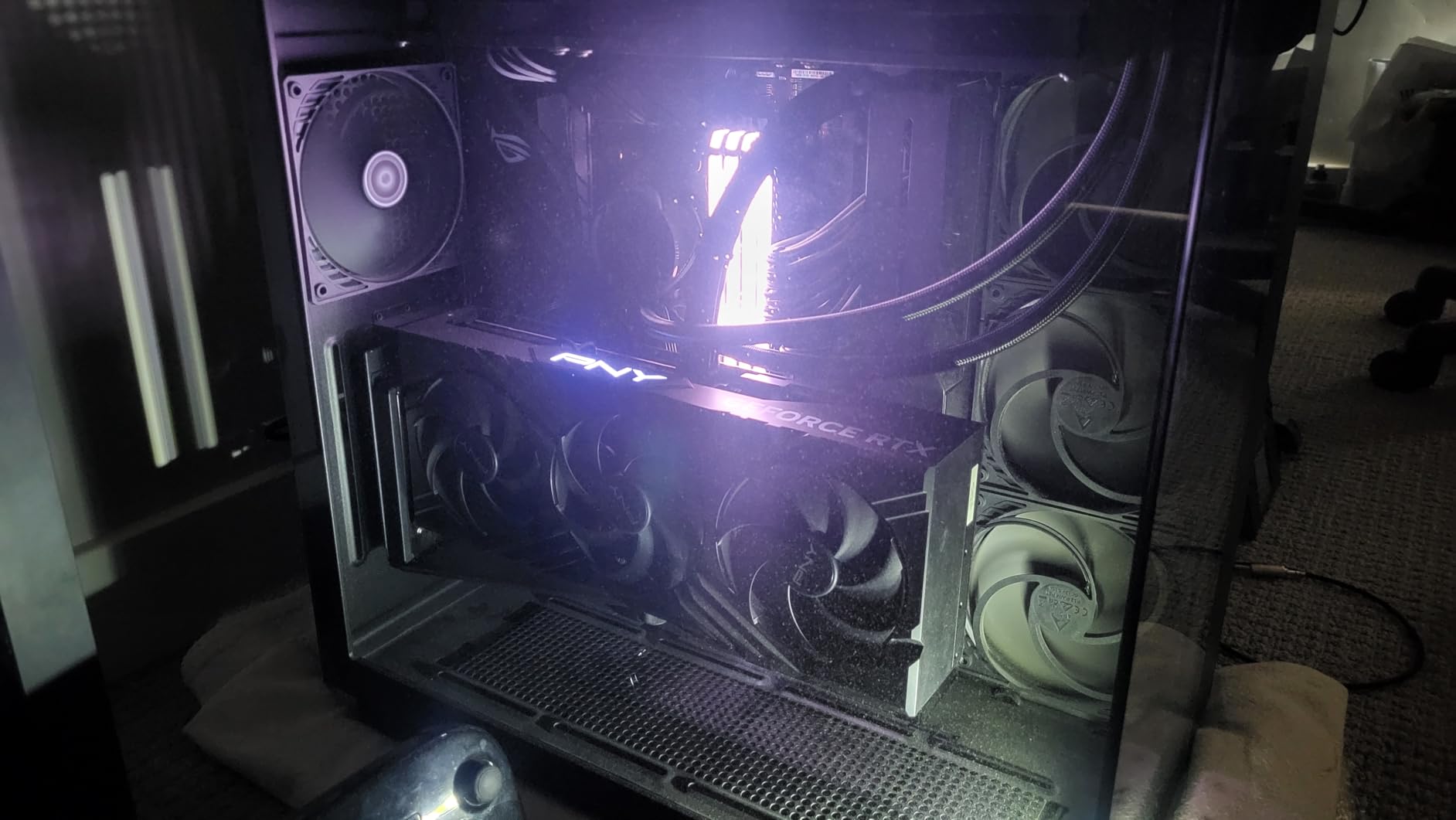 PNY GeForce RTX™ 4090 24GB Verto™ Triple Fan Graphics Card DLSS 3 (384-bit PCIe 4.0, GDDR6X, Supports 4k, Anti-Sag Bracket, HDMI/DisplayPort) Customer Review PNY GeForce RTX™ 4090 24GB Verto™ Triple Fan Graphics Card DLSS 3 (384-bit PCIe 4.0, GDDR6X, Supports 4k, Anti-Sag Bracket, HDMI/DisplayPort) - Customer Photo 2