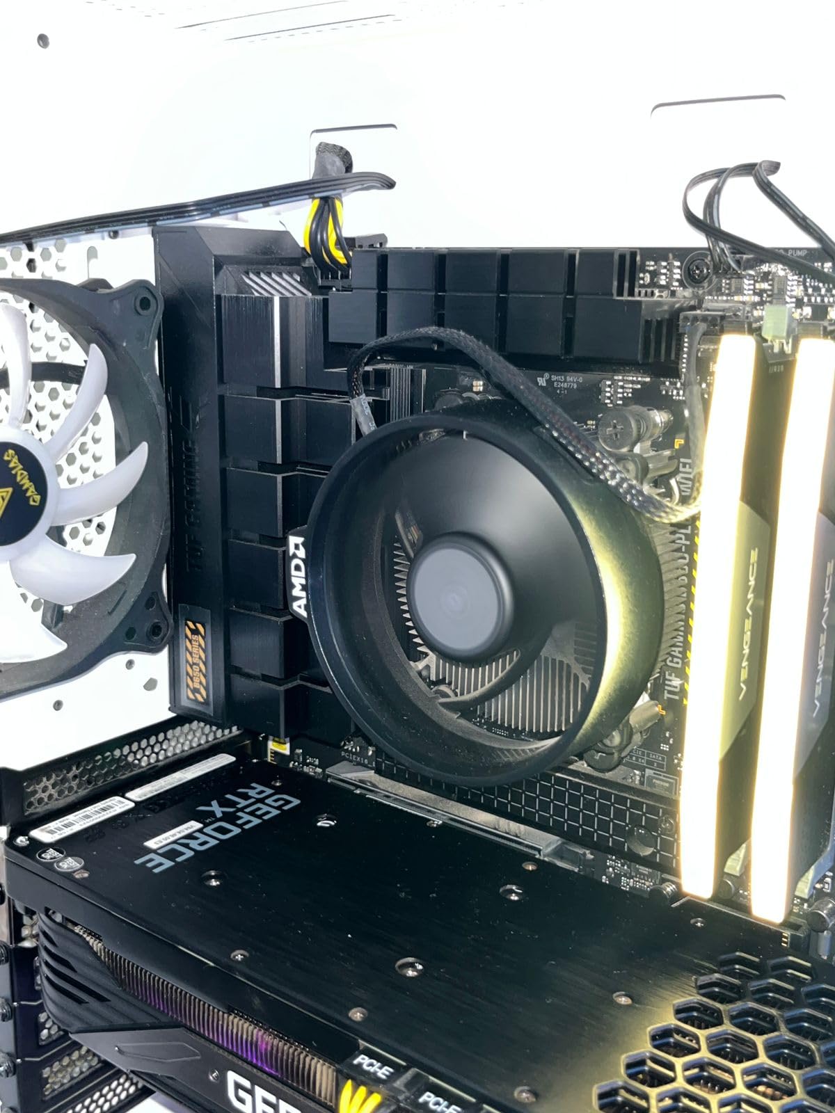 ASUS TUF GAMING B650-PLUS WIFI AMD B650 AM5 Ryzen™ Desktop 9000 8000 and 7000 ATX motherboard, 14 power stages, PCIe® 5.0 M.2 , DDR5 memory, WiFi 6 and 2.5 Gb Ethernet, USB4® support Aura Sync - Customer Photo 4