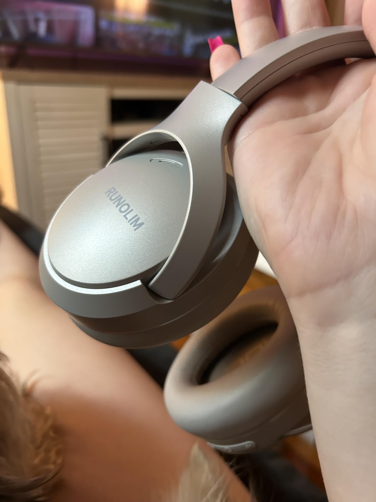 RUNOLIM Hybrid Active Noise Cancelling Headphones, Wireless Over Ear Bluetooth Headphones with Microphone, 70H Playtime, Foldable Headphone with HiFi Audio, Deep Bass for Home Travel Office - Customer Photo 2