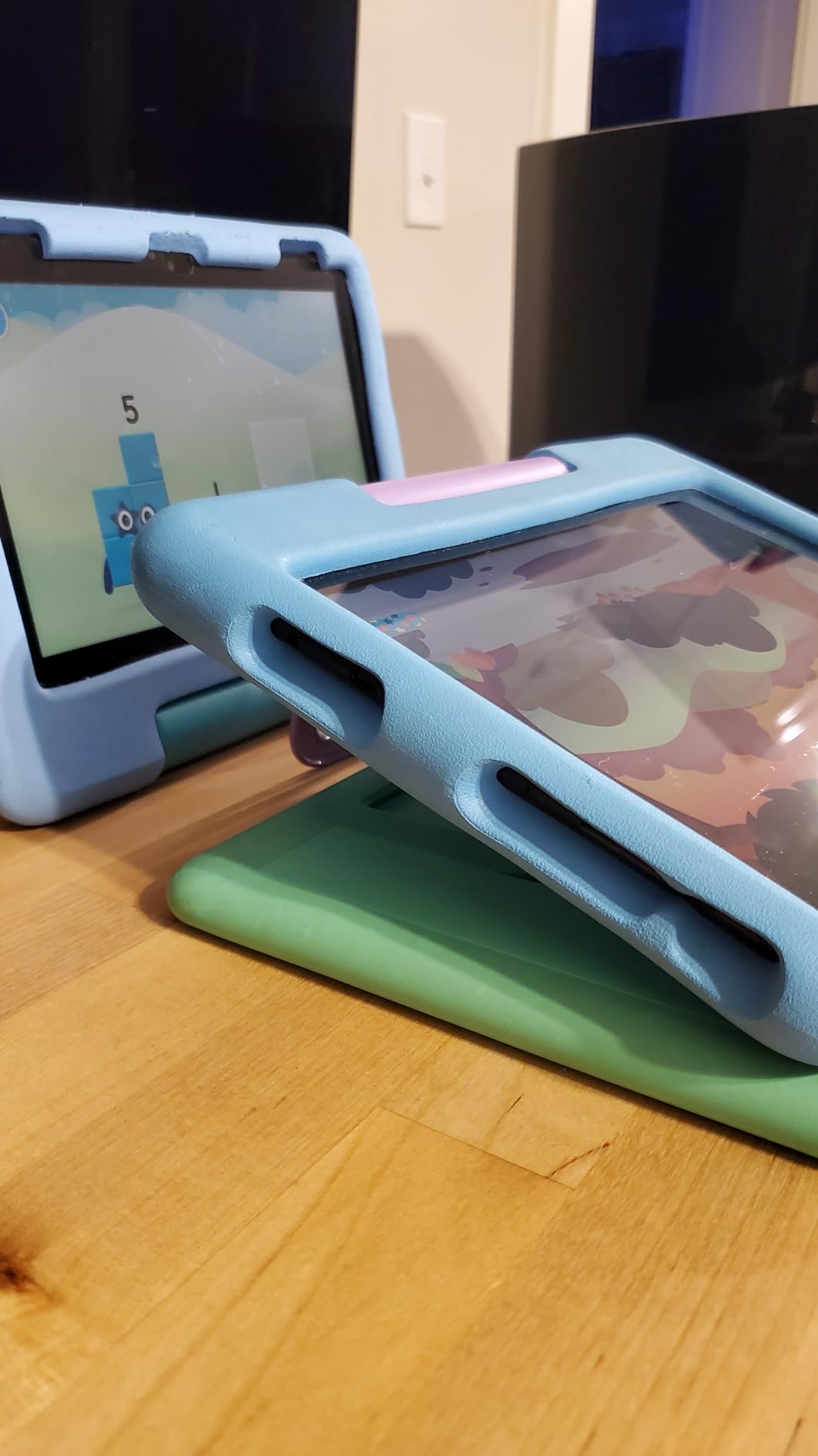 Amazon Fire HD 10 Kids tablet (newest model) ages 3-7 | Bright 10.1