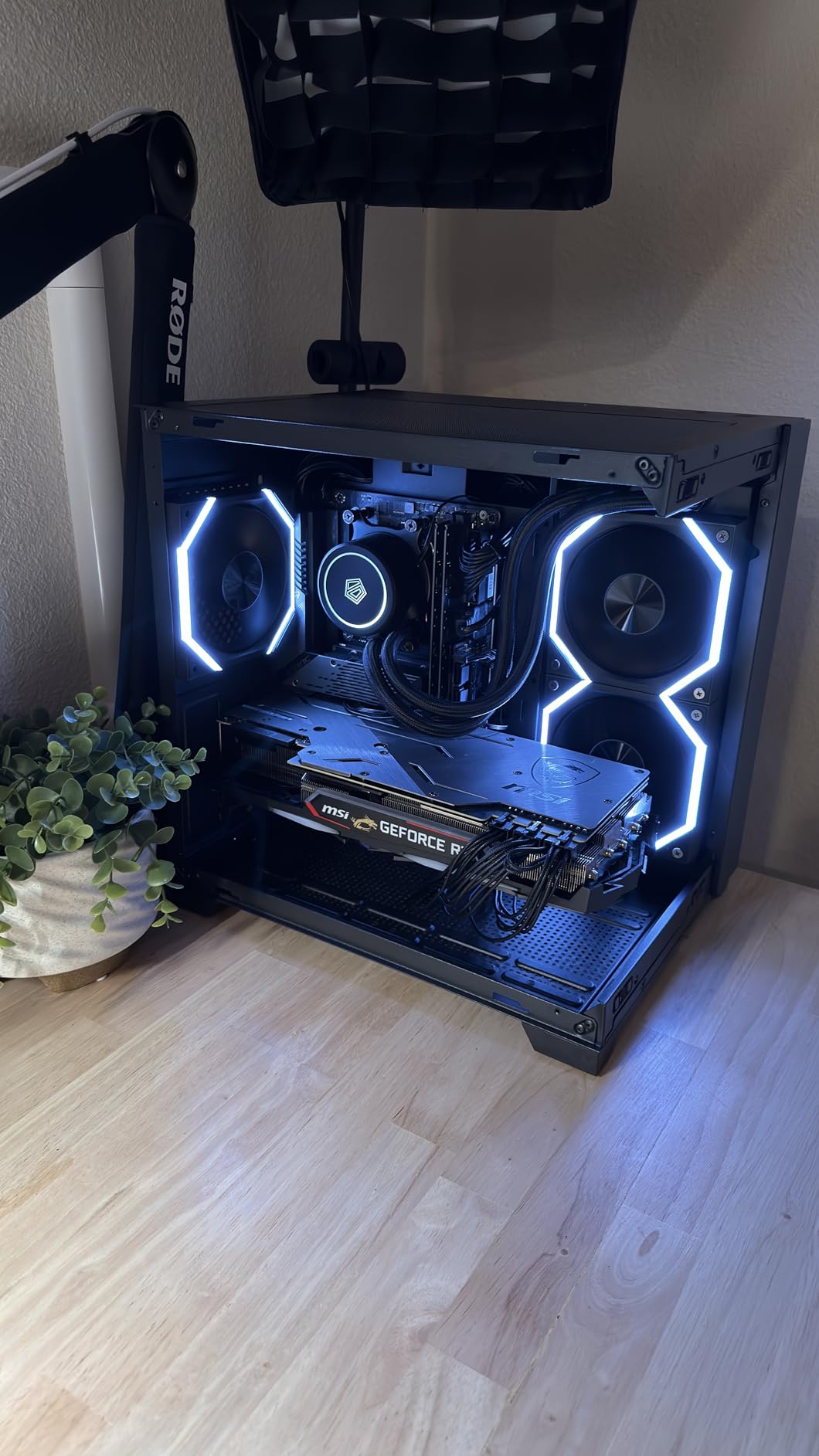 ID-COOLING FROSTFLOW X 240 CPU Water Cooler AIO Cooler 240mm CPU Liquid Cooler White LED 2x120mm PWM Fans, Intel 1700/1200/115X, AMD AM5/AM4 Customer Review ID-COOLING FROSTFLOW X 240 CPU Water Cooler AIO Cooler 240mm CPU Liquid Cooler White LED 2x120mm PWM Fans, Intel 1700/1200/115X, AMD AM5/AM4 - Customer Photo 2