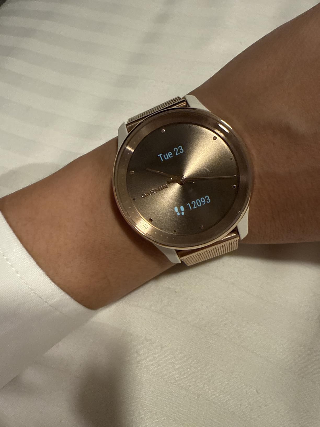 Garmin vívomove Trend, Stylish Hybrid Smartwatch, Long-Lasting Battery Life, Dynamic Watch Hands and Touchscreen Display, Mist Gray Customer Review Garmin vívomove Trend, Stylish Hybrid Smartwatch, Long-Lasting Battery Life, Dynamic Watch Hands and Touchscreen Display, Mist Gray - Customer Photo 1