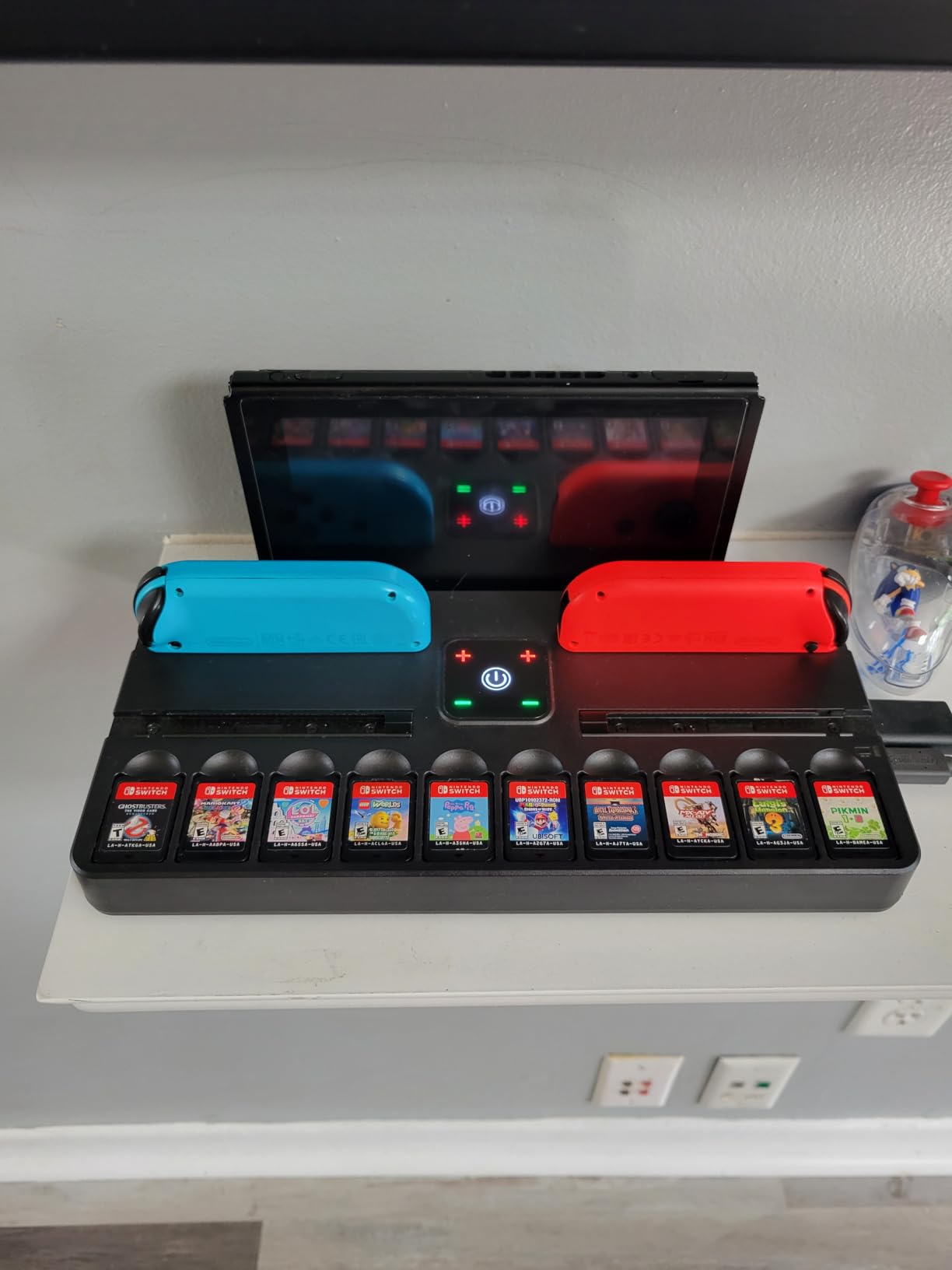 Switch Docking Station for TV with Controller Charger, Replacement for Switch TV Dock with HDMI Adapter, SW Base Station Portable Charging Dock with 10 Game Slots NES Console - Customer Photo 1