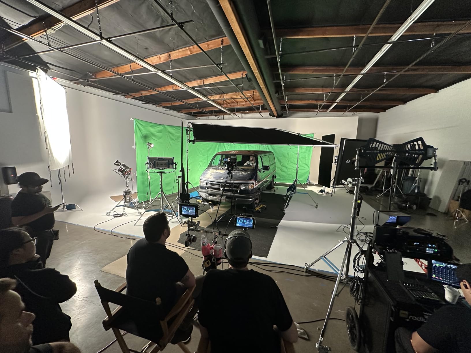 BEIYANG 10 Ft x 20 Ft Photography Backdrop Green Screen, Green Background Non-Reflective Fabric Wrinkle Resistance Photo Background for Photo Studio Shooting Props - Customer Photo 1