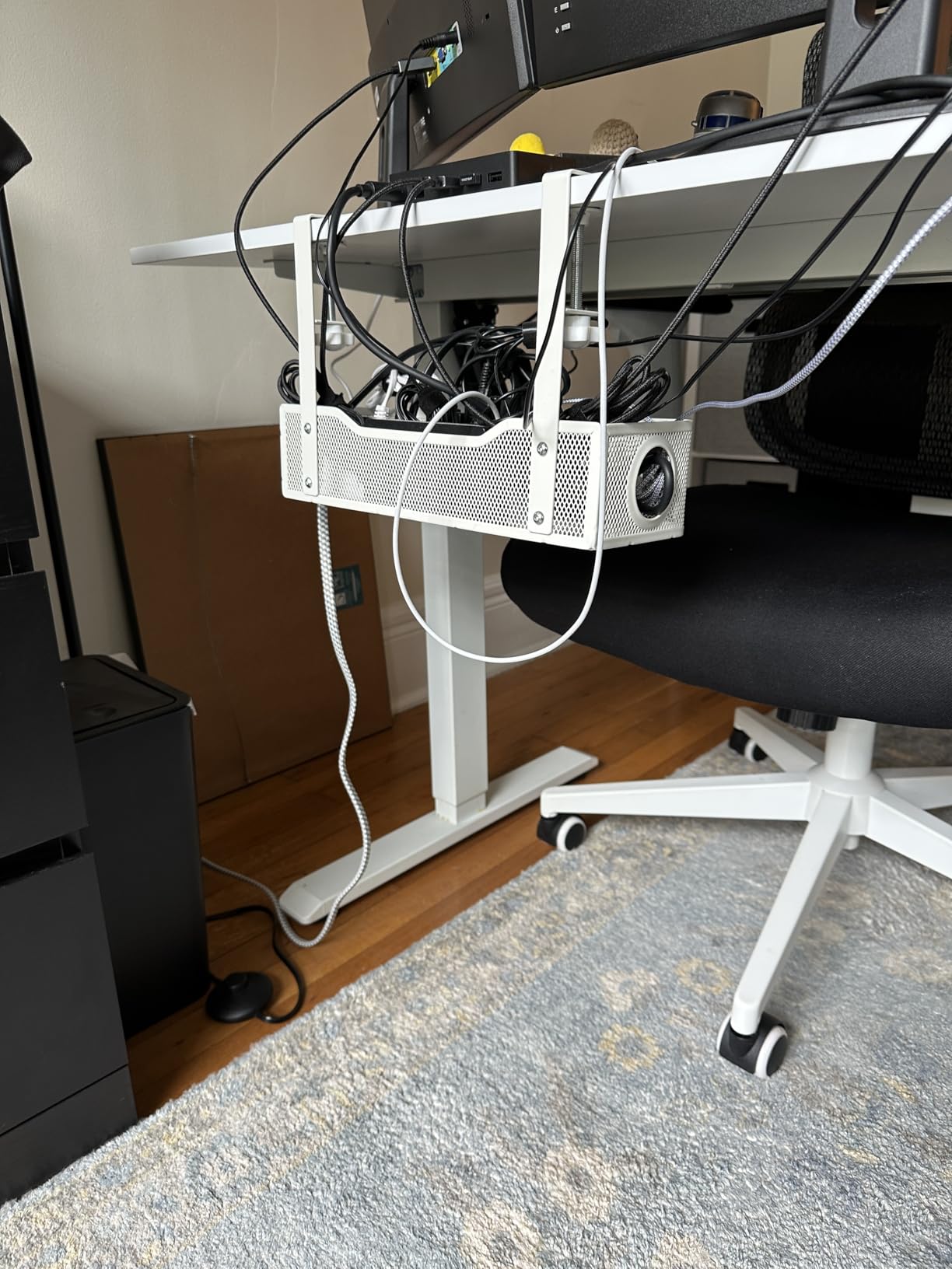 Under Desk Cable Management Tray White, Cinati Wire Organizers No Drill, Cable Tray with Clamp for Wire Management, Cord Organization Box for Office, Home - No Damage to Desk Customer Review Under Desk Cable Management Tray White, Cinati Wire Organizers No Drill, Cable Tray with Clamp for Wire Management, Cord Organization Box for Office, Home - No Damage to Desk - Customer Photo 1