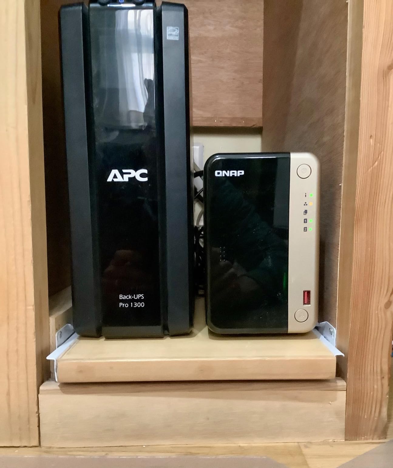 QNAP TS-464-8G-US 4 Bay High-Performance Desktop NAS with Intel Celeron Quad-core Processor, M.2 PCIe Slots and Dual 2.5GbE Network Connectivity (Diskless) - Customer Photo 1