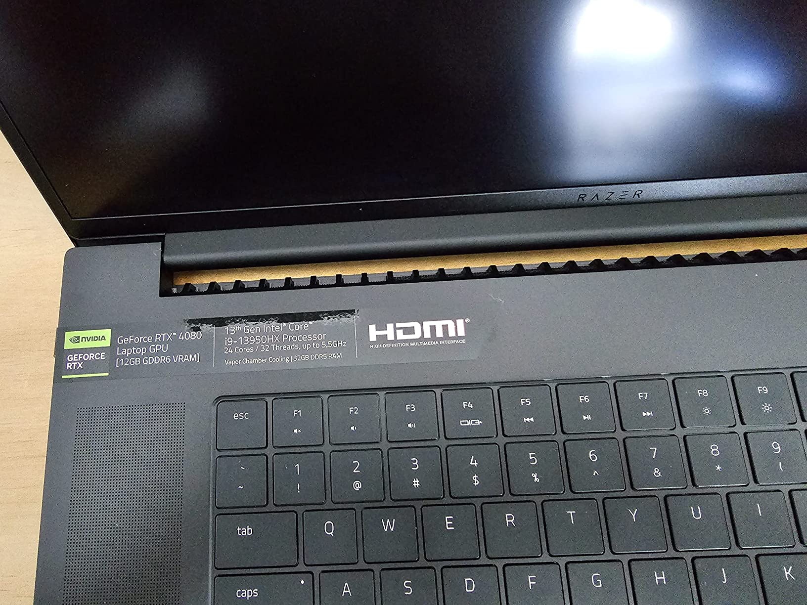 Razer Blade 18 Gaming Laptop: NVIDIA GeForce RTX 4090-13th Gen Intel 24-Core i9 HX CPU - 18