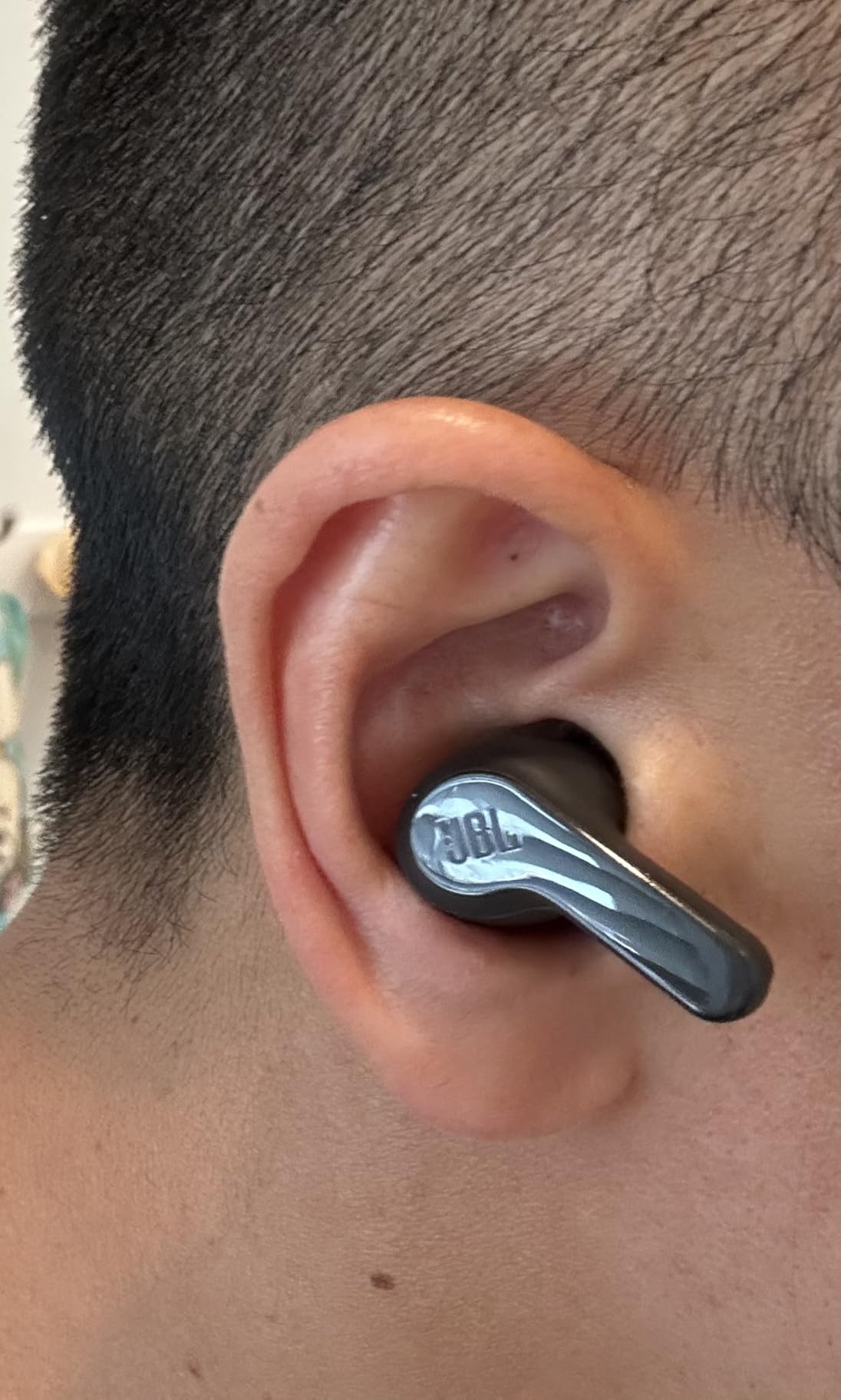 JBL Vibe Beam - True Wireless JBL Deep Bass Sound Earbuds, Bluetooth 5.2, Water & Dust Resistant, Hands-free call with VoiceAware, Up to 32 hours of battery life (Black) - Customer Photo 4