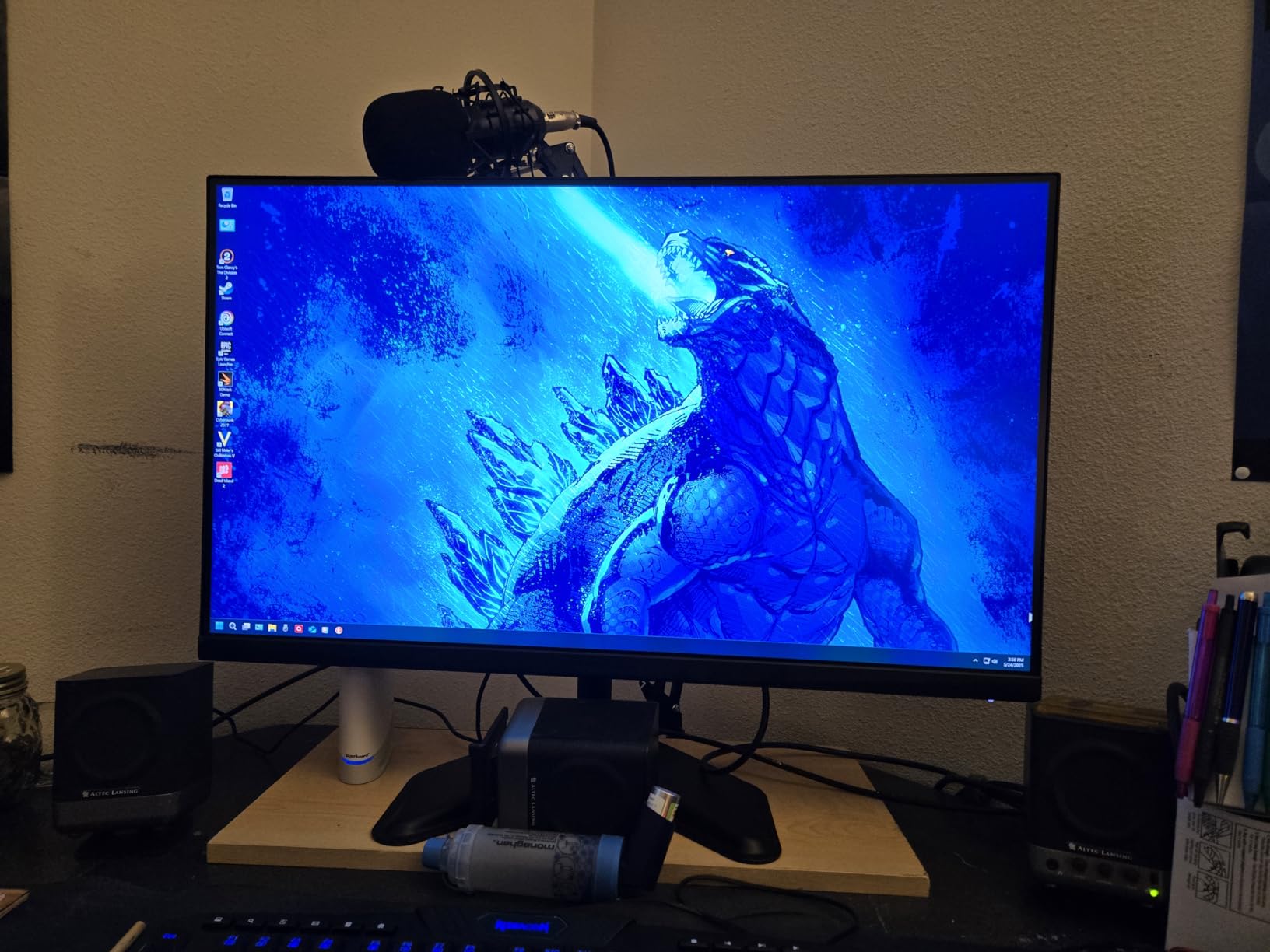 ASUS TUF Gaming 32” (31.5” viewable) 4K HDR DSC Gaming Monitor (VG32UQA1A) - UHD (3840 x 2160), 160Hz, 1ms, Extreme Low Motion Blur Sync, Freesync Premium, HDMI2.1, Speakers, 120% sRGB, DisplayHDR 400 - Customer Photo 3