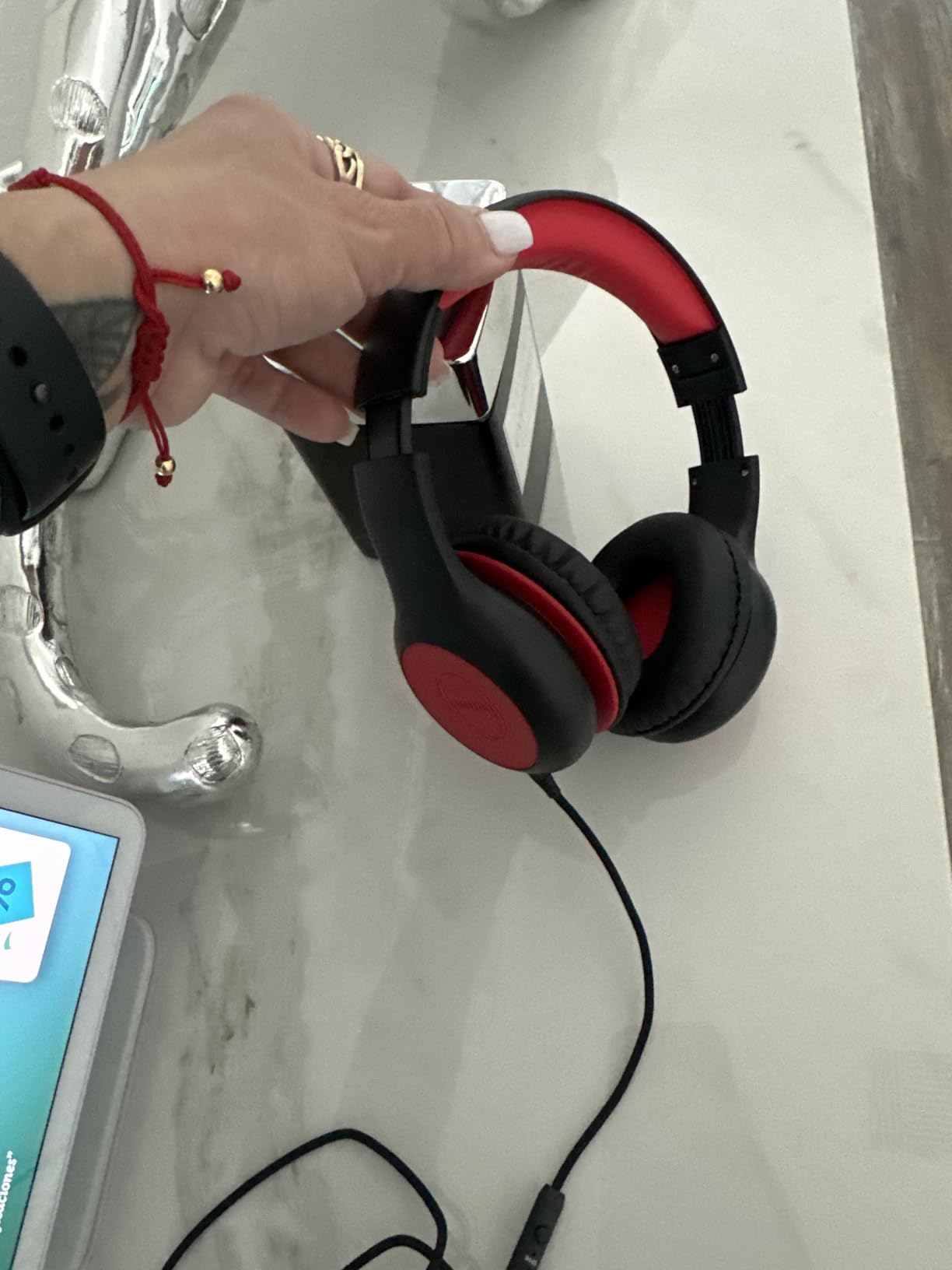 EarFun Kids Headphones Wired with Microphone, 85/94dB Volume Limit Headphones for Kids, Portable Wired Headphone with Shareport, Stereo Sound Foldable Headset for School/Tablet/iPad/Kindle, Black Red Customer Review EarFun Kids Headphones Wired with Microphone, 85/94dB Volume Limit Headphones for Kids, Portable Wired Headphone with Shareport, Stereo Sound Foldable Headset for School/Tablet/iPad/Kindle, Black Red - Customer Photo 1