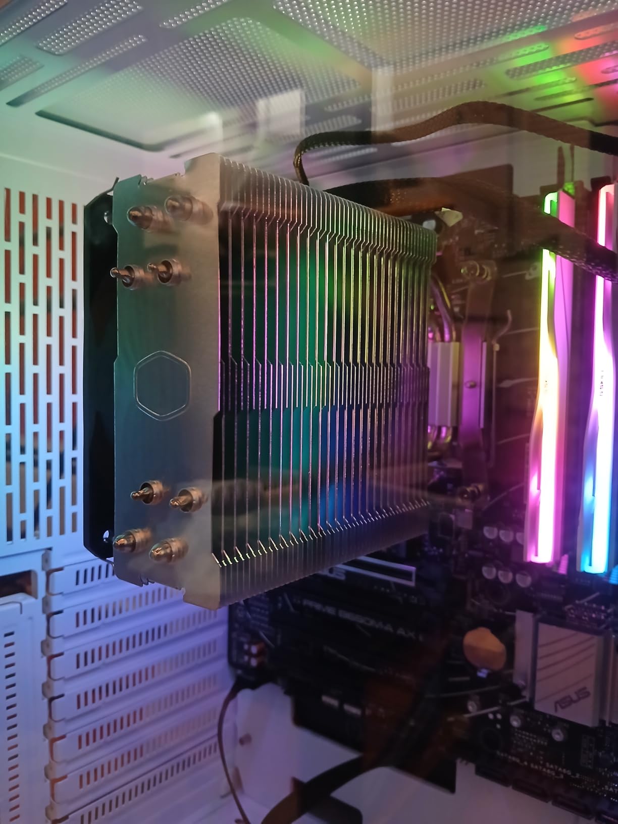 Cooler Master Hyper 212 Spectrum V3 ARGB CPU Air Cooler, 120mm PWM Fan, 4 Copper Heat Pipes, 152mm Tall, AMD Ryzen AM5/AM4, Intel LGA 1851/1700/1200 Brackets Customer Review Cooler Master Hyper 212 Spectrum V3 ARGB CPU Air Cooler, 120mm PWM Fan, 4 Copper Heat Pipes, 152mm Tall, AMD Ryzen AM5/AM4, Intel LGA 1851/1700/1200 Brackets - Customer Photo 3