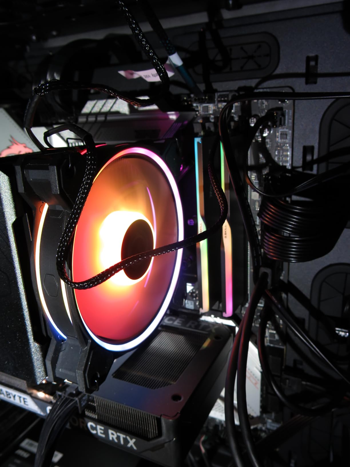 Cooler Master Hyper 212 Halo Black CPU Air Cooler, 120 Halo² PWM Fan, Dual Loop ARGB, Aluminum Top Cover, 4 Copper Heat Pipes, 154mm Tall, AMD Ryzen AM5|AM4, Intel LGA 1851|1700|1200 Brackets Customer Review Cooler Master Hyper 212 Halo Black CPU Air Cooler, 120 Halo² PWM Fan, Dual Loop ARGB, Aluminum Top Cover, 4 Copper Heat Pipes, 154mm Tall, AMD Ryzen AM5|AM4, Intel LGA 1851|1700|1200 Brackets - Customer Photo 3