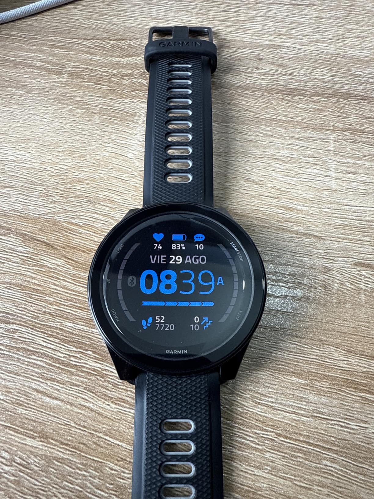 Garmin Forerunner 265 Running Smartwatch, Colorful AMOLED Display, Training Metrics and Recovery Insights, Black and Powder Gray - Customer Photo 2