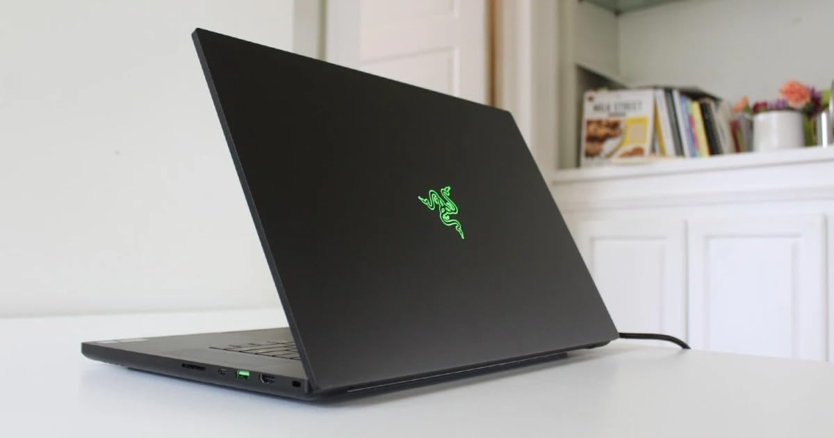 Razer Blade 16 Gaming-Laptop: NVIDIA GeForce RTX 4070 13th Gen Intel 24-Core i9 HX CPU - 16 Razer Blade 16 Gaming-Laptop: NVIDIA GeForce RTX 4070 13th Gen Intel 24-Core i9 HX CPU - 16