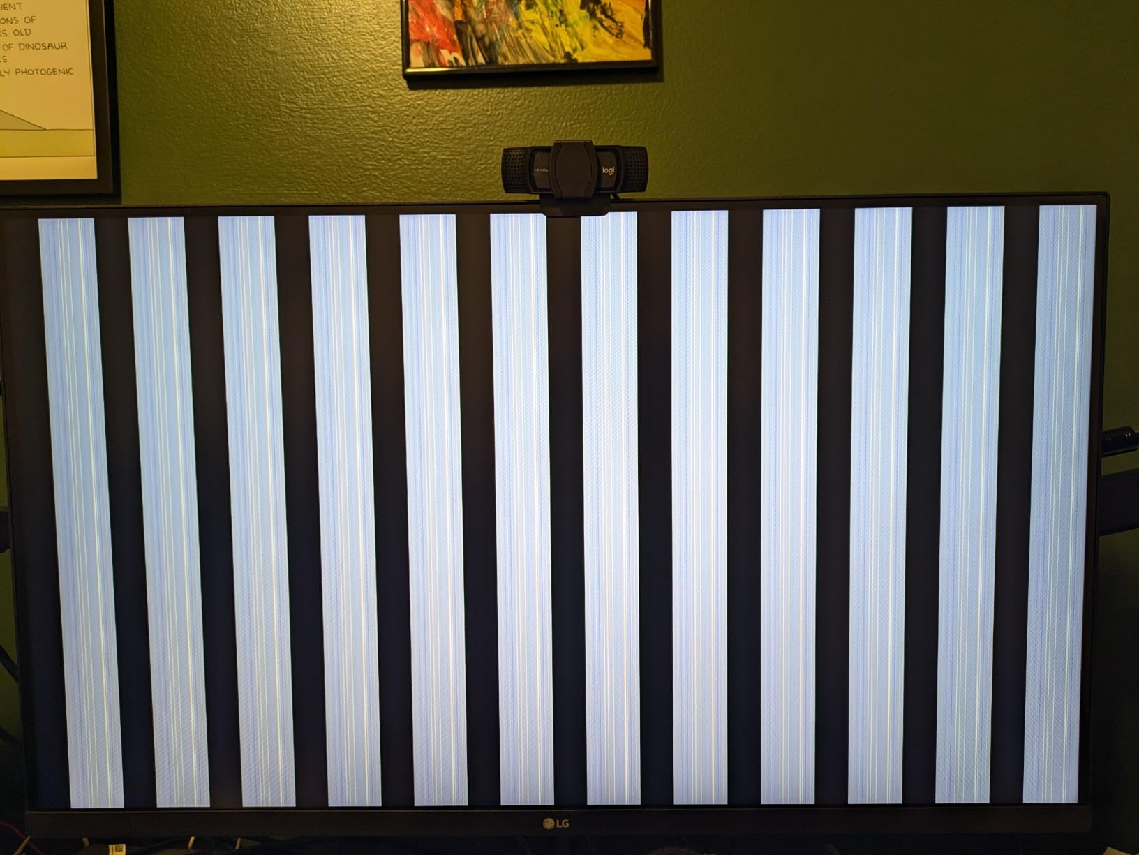 LG 32GQ750-B 32-inch Ultragear 4K UHD (3840 x 2160) Gaming Monitor, 144Hz, 1ms, AMD FreeSync Premium, HDR10, Reader Mode, Built-in Speaker, HDMI, DisplayPort, Tilt/Height/Pivot Stand, Black - Customer Photo 2