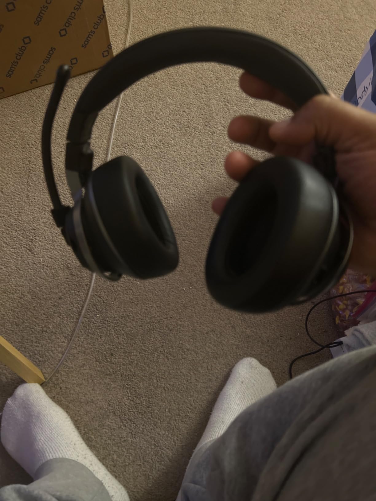 Turtle Beach Stealth Pro Multiplatform Wireless Noise-Cancelling Gaming Headset for Xbox Series X|S, Xbox One, PS5, PS4, PC, Mac, Mobile – Swappable Batteries – Black - Customer Photo 2