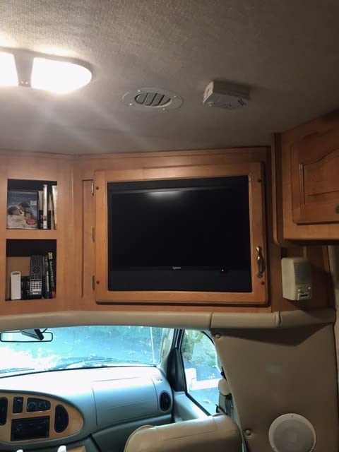 SYLVOX 32 Inch TV 12 Volt Smart TV FHD 1080P Digital Video Disc Player Built-in ARC CEC WiFi Wireless Connection Support, Suitable for RV Camper Kitchen Bedroom Boat(Limo Series),Black - Customer Photo 3