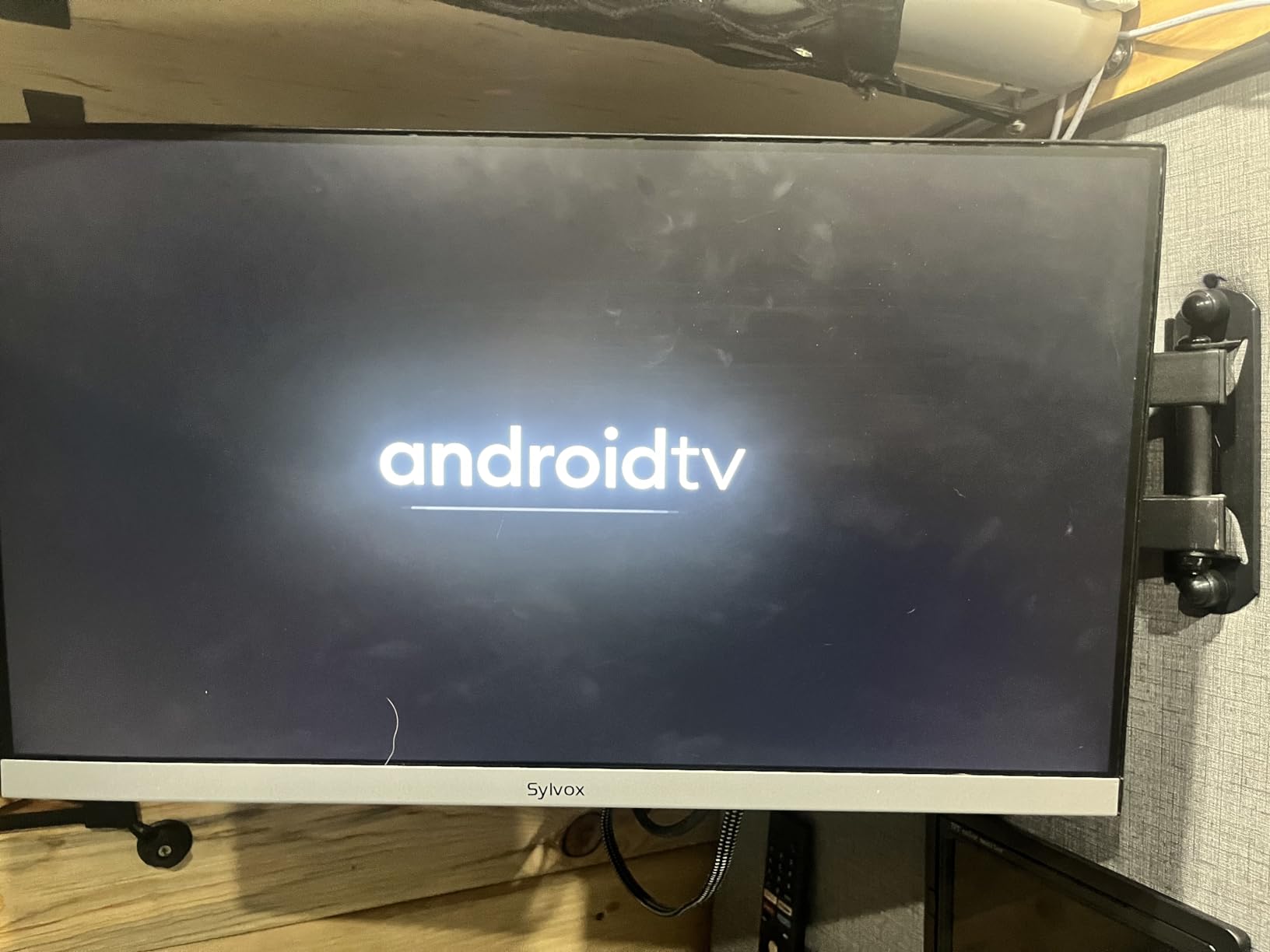 SYLVOX Smart RV TV, 22inch TVs with DVD Player Built-in, 12 Volt for RV Camper 1080P FHD, Google Smart Free Download APPs, Support WiFi Bluetooth, 2 HDMI & 2 USB, AC/DC Powered, Frameless Design - Customer Photo 1