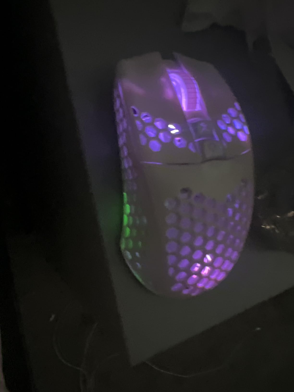 SOLAKAKA SM600 White Wireless Gaming Mouse,Tri-Modes BT5.1/Type-C Wired/2.4G Wireless Mouse with 2 Side Buttons, Programmable Macro Gamer Mouse with RGB Light for Laptop/PC/Mac Customer Review SOLAKAKA SM600 White Wireless Gaming Mouse,Tri-Modes BT5.1/Type-C Wired/2.4G Wireless Mouse with 2 Side Buttons, Programmable Macro Gamer Mouse with RGB Light for Laptop/PC/Mac - Customer Photo 3