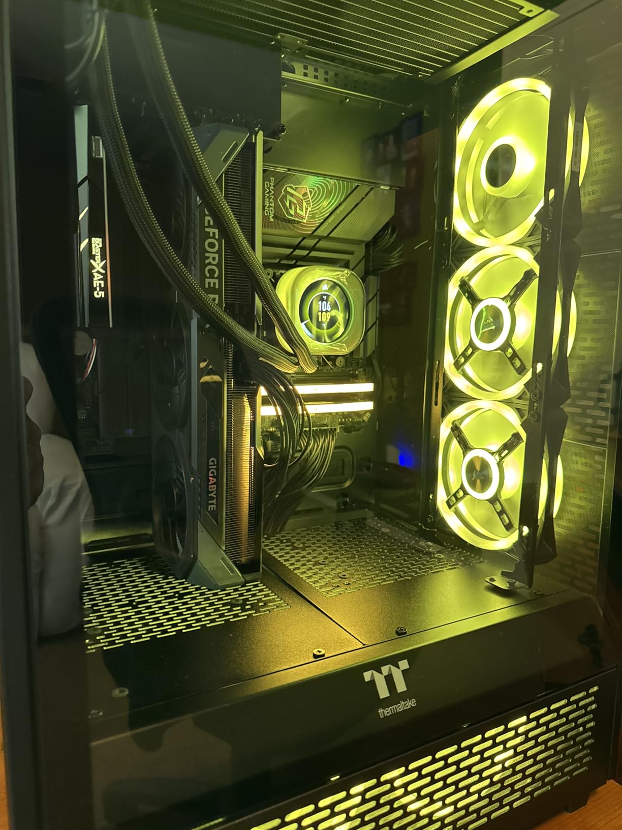 GIGABYTE GeForce RTX 4070 WINDFORCE OC 12G Graphics Card, 3X WINDFORCE Fans, 12GB 192-bit GDDR6X, GV-N4070WF3OC-12GD Video Card - Customer Photo 2