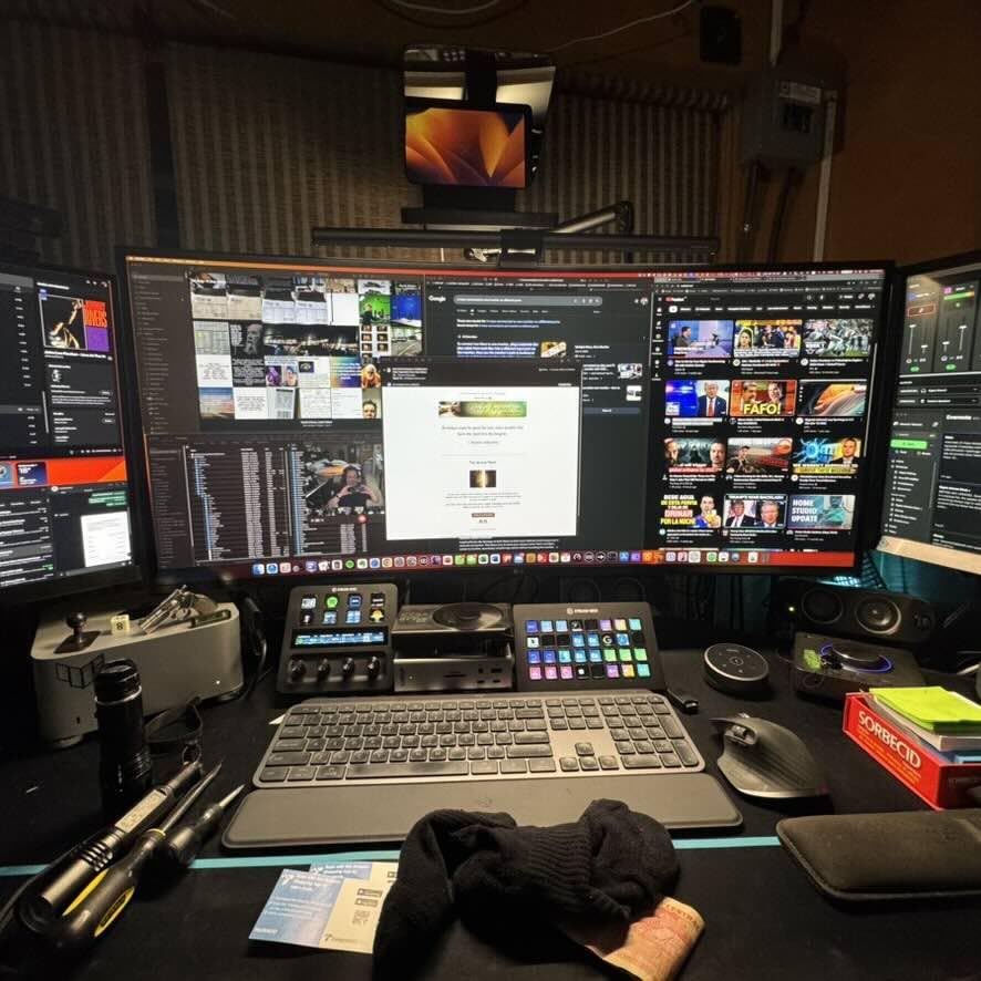 Anker MacBook Charger, Compact and Foldable 100W USB C Charger for MacBook Air, Samsung Galaxy, iPhone 17/16 Series, iPad Pro, and More, 5FT USB C Cable Included - Customer Photo 5