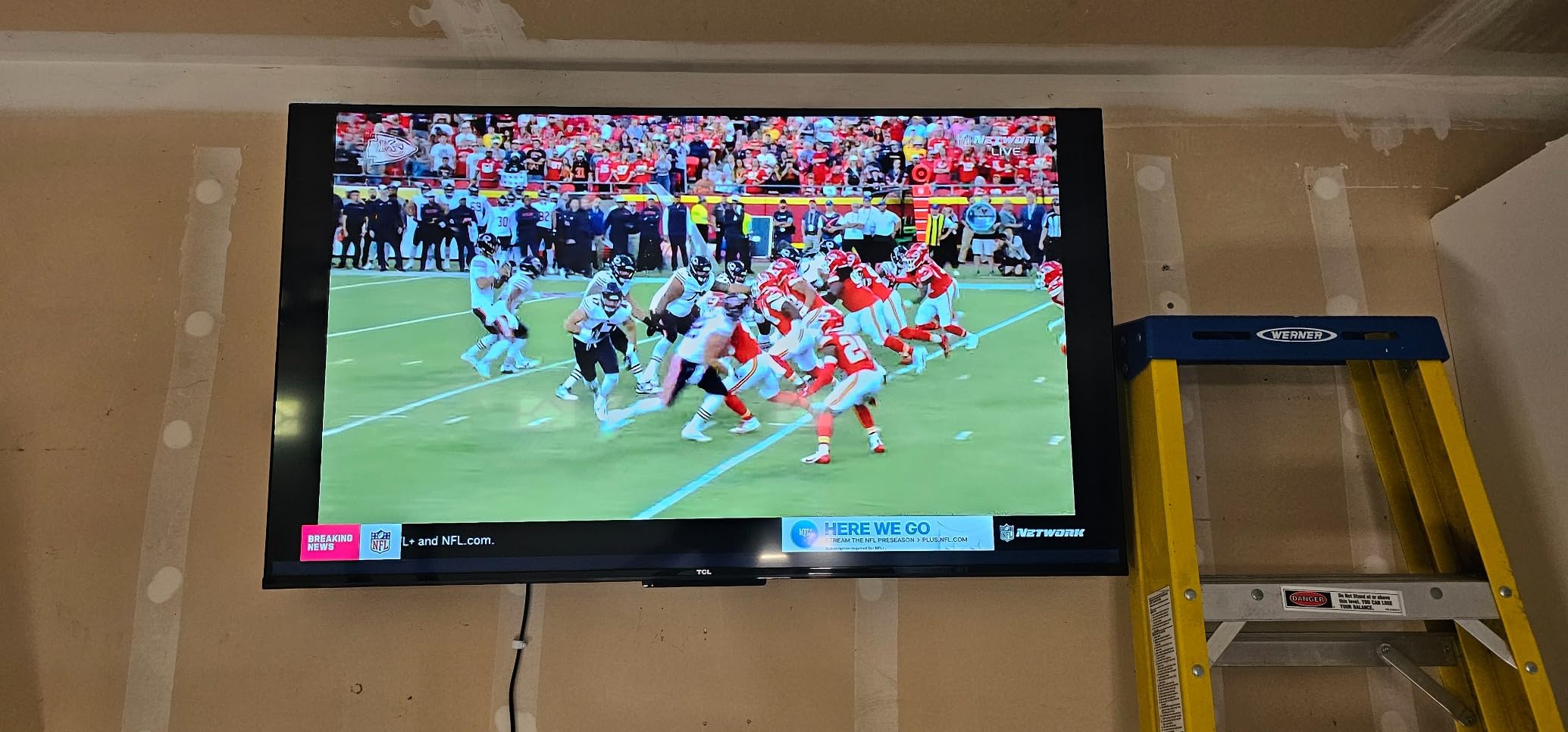 TCL 43-Inch Class S4 4K LED Smart TV with Google TV (43S450G, 2023 Model), Dolby Vision, HDR Pro, Dolby Atmos, Google Assistant Built-in with Voice Remote, Works with Alexa, Streaming UHD Television - Customer Photo 3