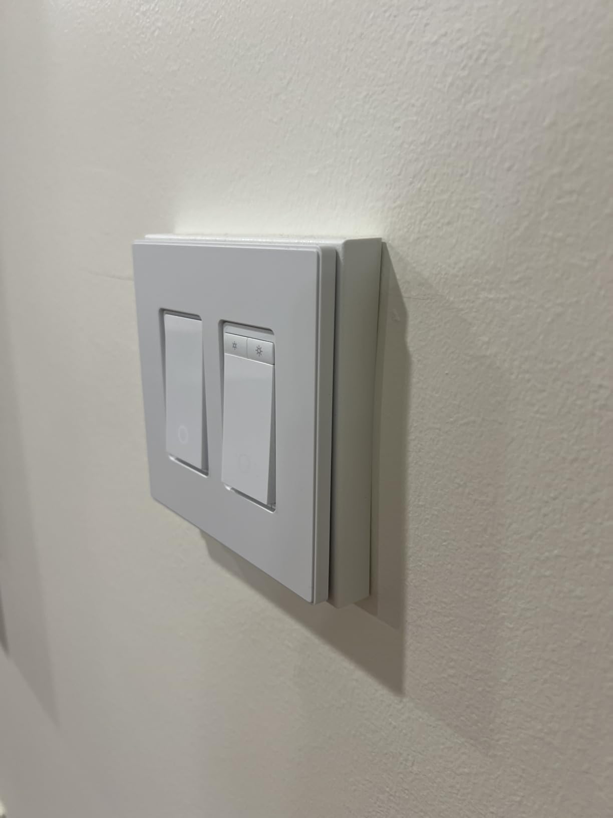 TP-Link Tapo Matter Smart Light Switch: Voice Control w/Siri, Alexa & Google Assistant | UL Certified | Timer & Schedule | Easy Guided Install | Neutral Wire Required | Single Pole | Tapo S505 - Customer Photo 2