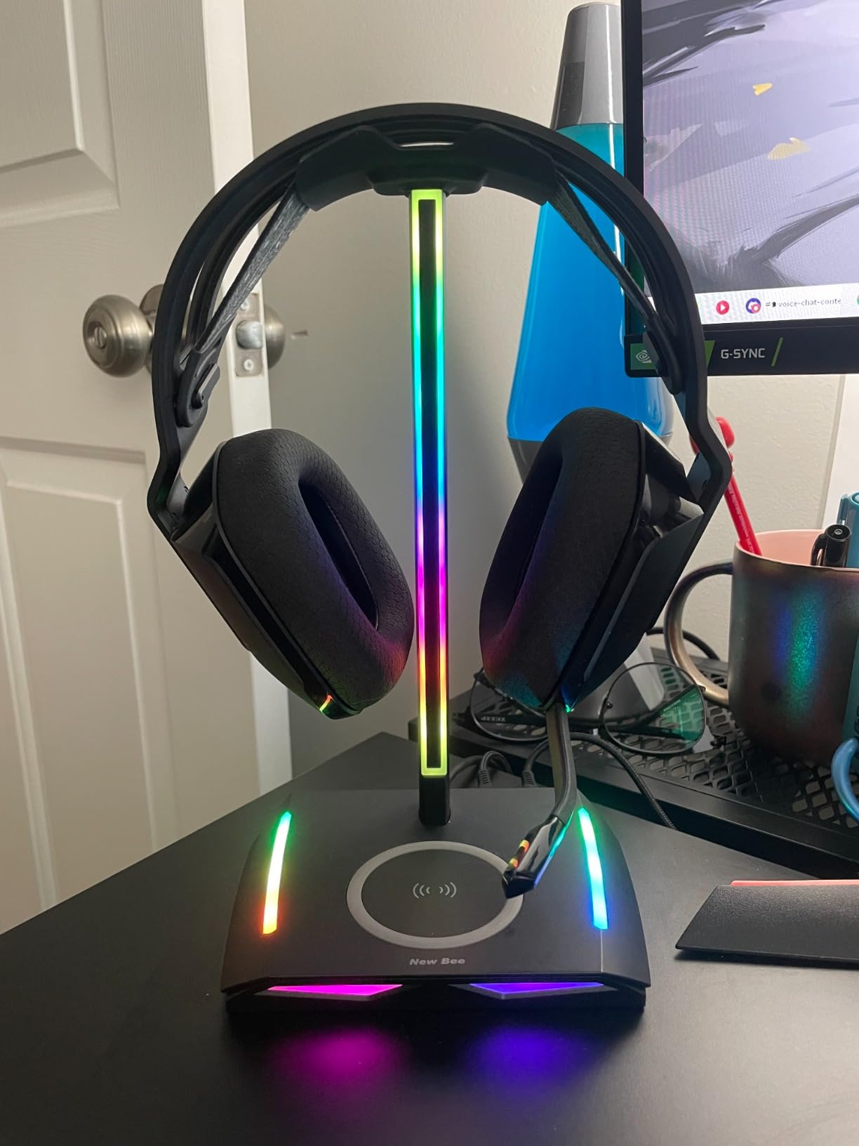 New Bee RGB Headphone Stand with 2 USB-C & 1 USB Charging Ports, Desk Gaming Headset Holder with 7 Light Modes and Non-Slip Rubber Base Suitable for All Earphone Accessories Customer Review New Bee RGB Headphone Stand with 2 USB-C & 1 USB Charging Ports, Desk Gaming Headset Holder with 7 Light Modes and Non-Slip Rubber Base Suitable for All Earphone Accessories - Customer Photo 3