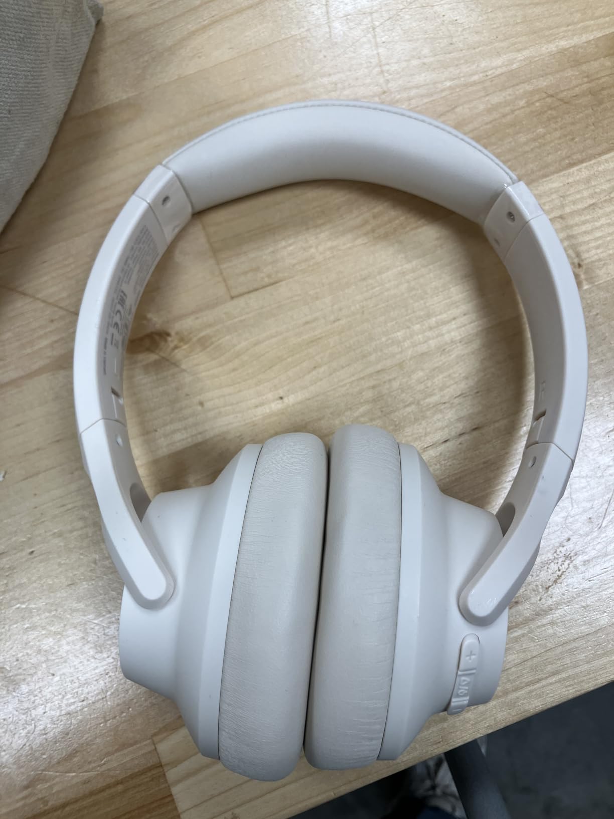 Soundcore by Anker Q20i Hybrid Active Noise Cancelling Headphones, Wireless Over-Ear Bluetooth, 40H Long ANC Playtime, Hi-Res Audio, Big Bass, Customize via an App, Transparency Mode Customer Review Soundcore by Anker Q20i Hybrid Active Noise Cancelling Headphones, Wireless Over-Ear Bluetooth, 40H Long ANC Playtime, Hi-Res Audio, Big Bass, Customize via an App, Transparency Mode - Customer Photo 3