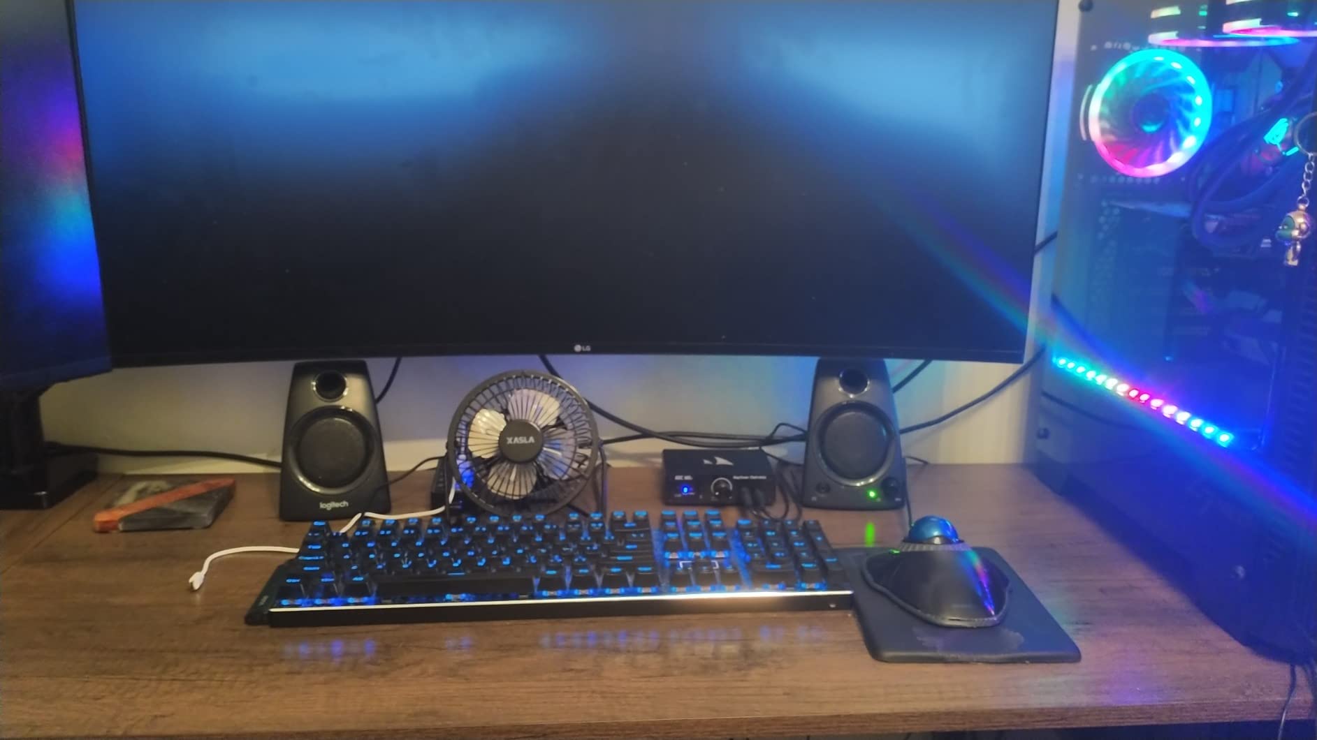 SEDETA L Shaped Gaming Desk, Reversible Computer Desk with Power Outlet and Pegboard, Gaming Desk with Led Lights, Keyboard Tray and Storage Bag for Home Office, Black - Customer Photo 5