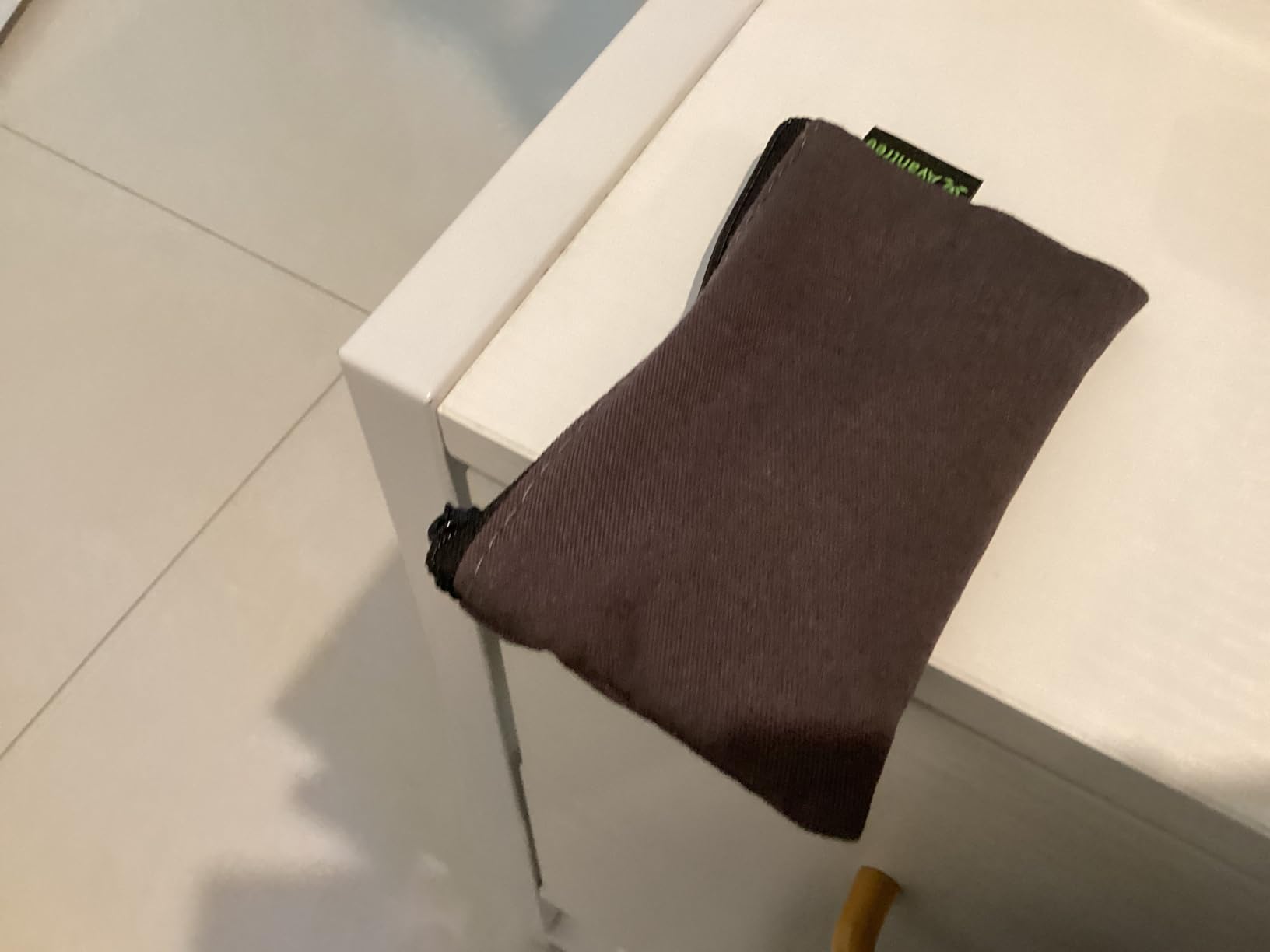 Avantree Relay - Airplane Bluetooth 5.3 Adapter with Qualcomm aptX Adaptive, Supports 2 AirPods or Headphones, 20Hr Playtime, 3.5mm AUX Wireless Audio Transmitter for Travel Flight, Airline, Gym - Customer Photo 2