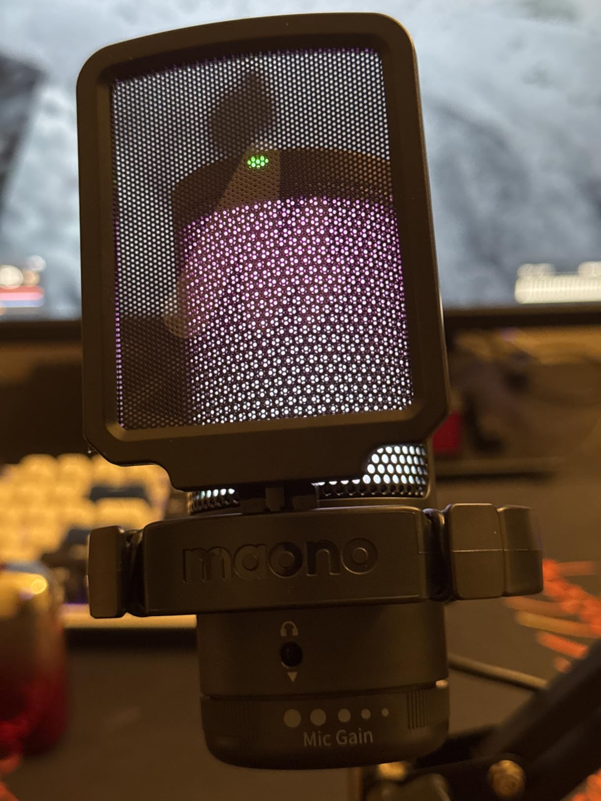 MAONO Gaming USB Microphone, Noise Cancellation Condenser Mic with Mute, Gain, Monitoring, Boom Arm Mic for Streaming, Podcast, Twitch, YouTube, Discord, PC, Computer, PS4, PS5, Mac, GamerWave DGM20S Customer Review MAONO Gaming USB Microphone, Noise Cancellation Condenser Mic with Mute, Gain, Monitoring, Boom Arm Mic for Streaming, Podcast, Twitch, YouTube, Discord, PC, Computer, PS4, PS5, Mac, GamerWave DGM20S - Customer Photo 3
