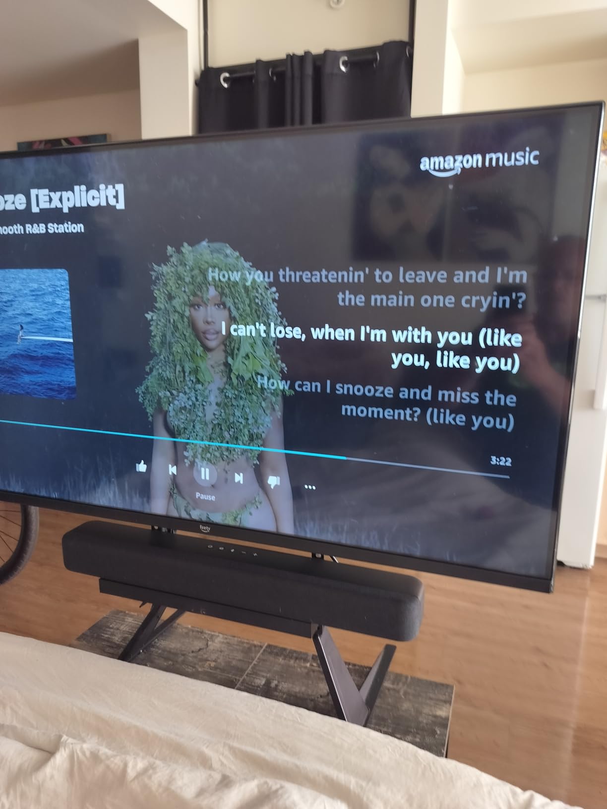 Amazon Fire TV Soundbar, 2.0 speaker with DTS Virtual:X and Dolby Audio, Bluetooth connectivity Customer Review Amazon Fire TV Soundbar, 2.0 speaker with DTS Virtual:X and Dolby Audio, Bluetooth connectivity - Customer Photo 2