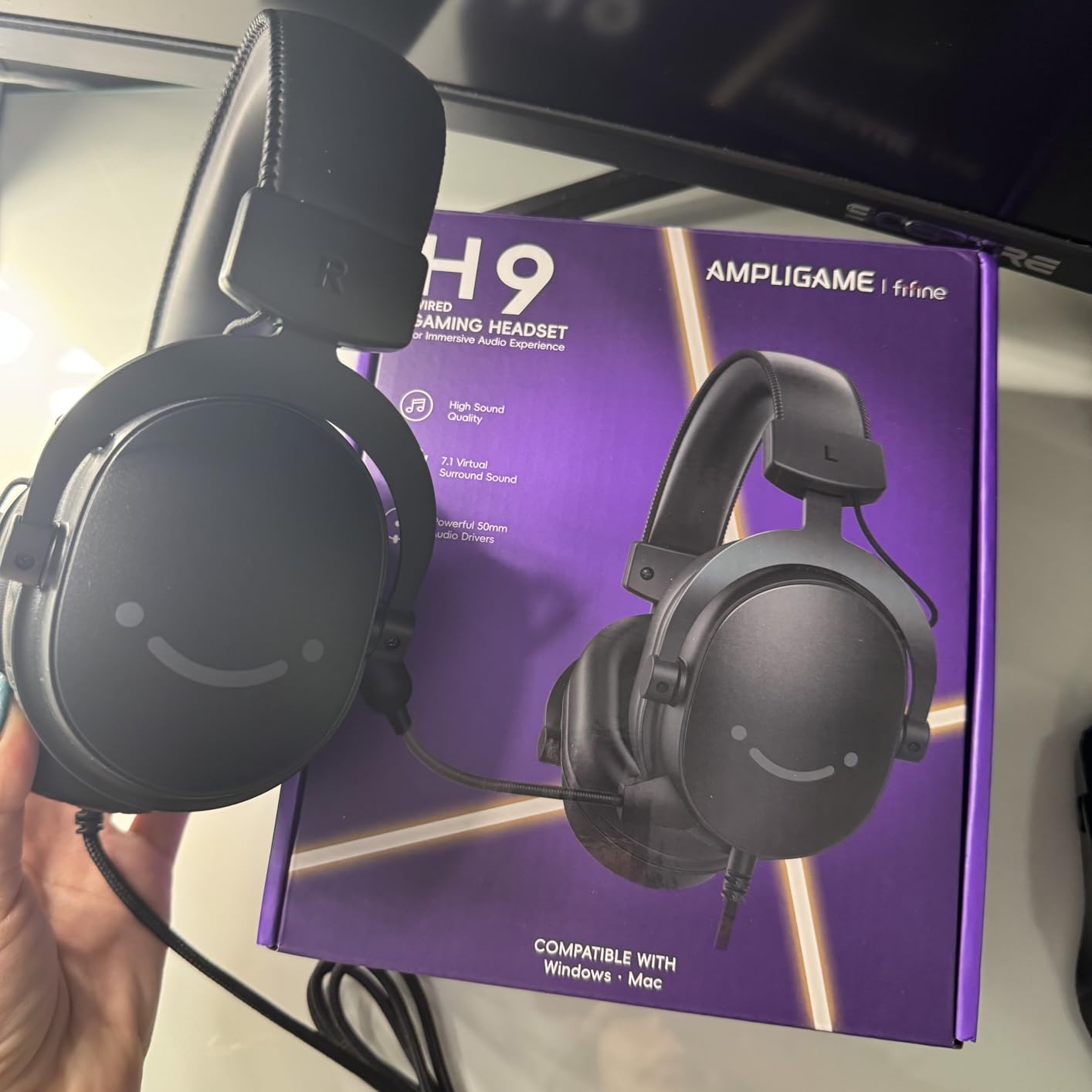 FIFINE PC Gaming Headset, USB Headset with 7.1 Surround Sound, Detachable Microphone, Control Box, 3.5mm Headphones Jack, Over-Ear Wired Headphones for PS5/Xbox/Switch, Black-AmpliGame H9 - Customer Photo 2