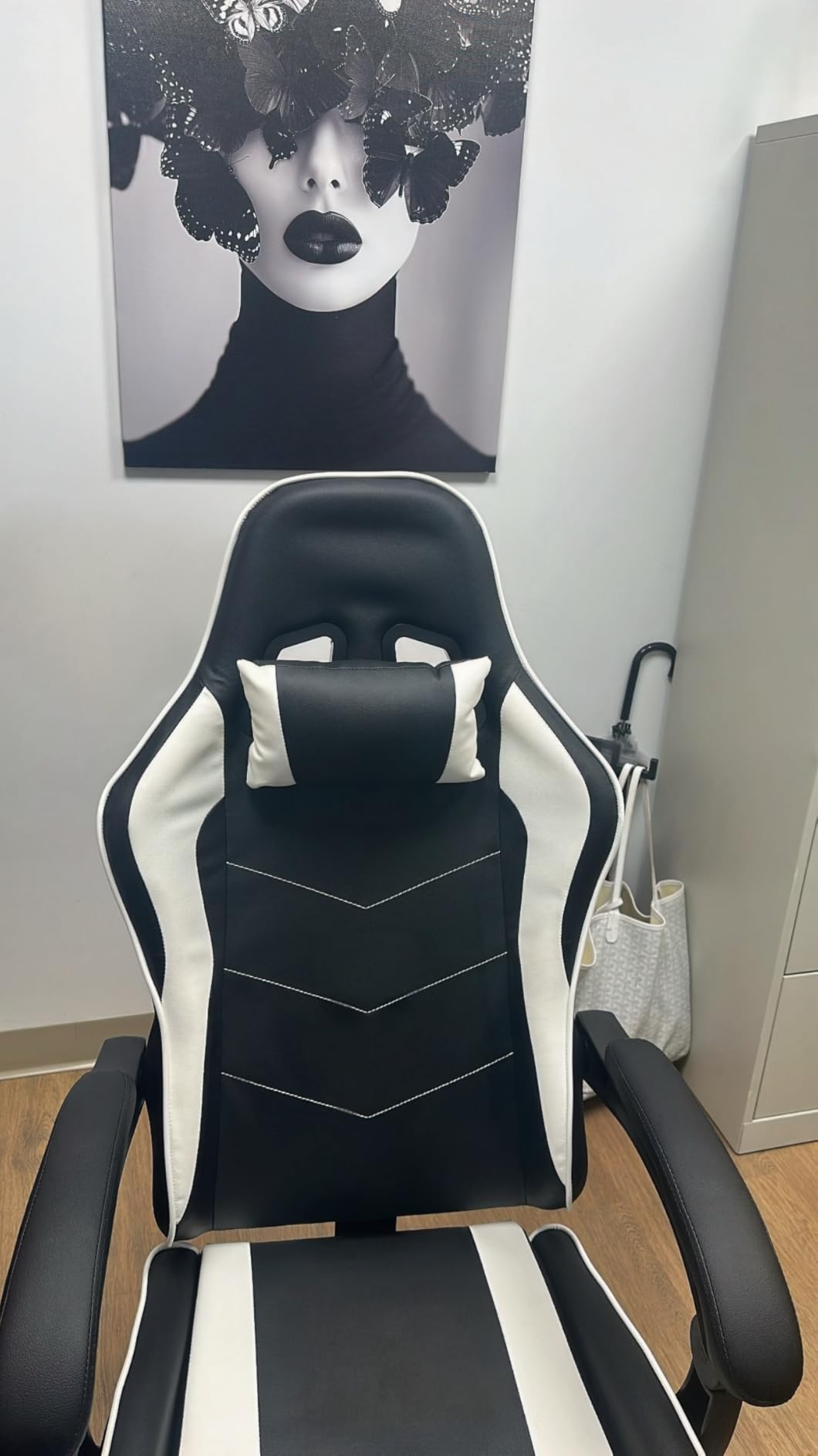Homall Gaming Chair, Video Game Chair with Footrest and Massage Lumbar Support, Ergonomic Computer Chair Height Adjustable with Swivel Seat and Headrest (White) customer photo 1