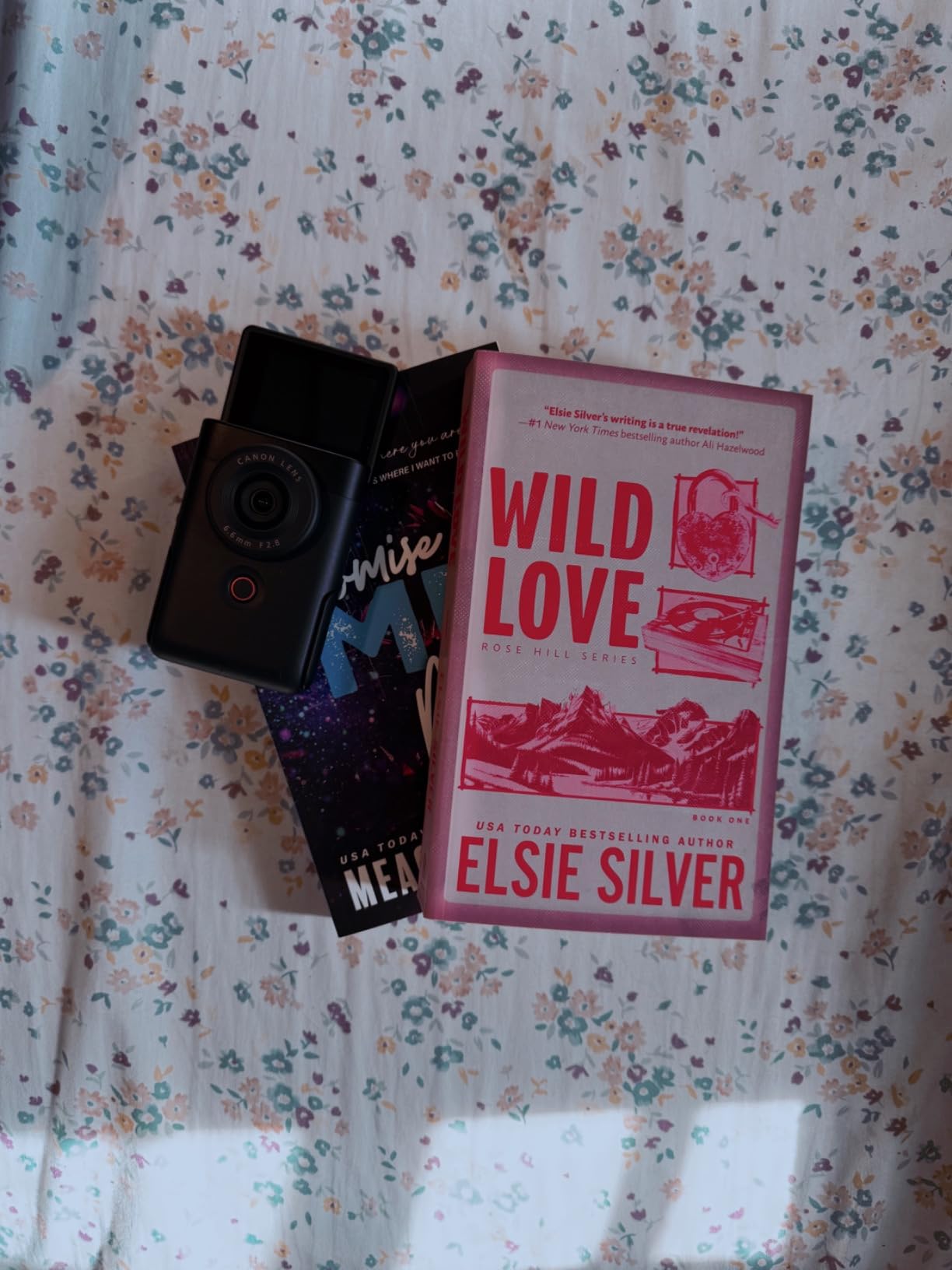 Canon PowerShot V10 Compact Vlogging Camera, 1 Canon PowerShot V10 Compact Vlogging Camera, 1