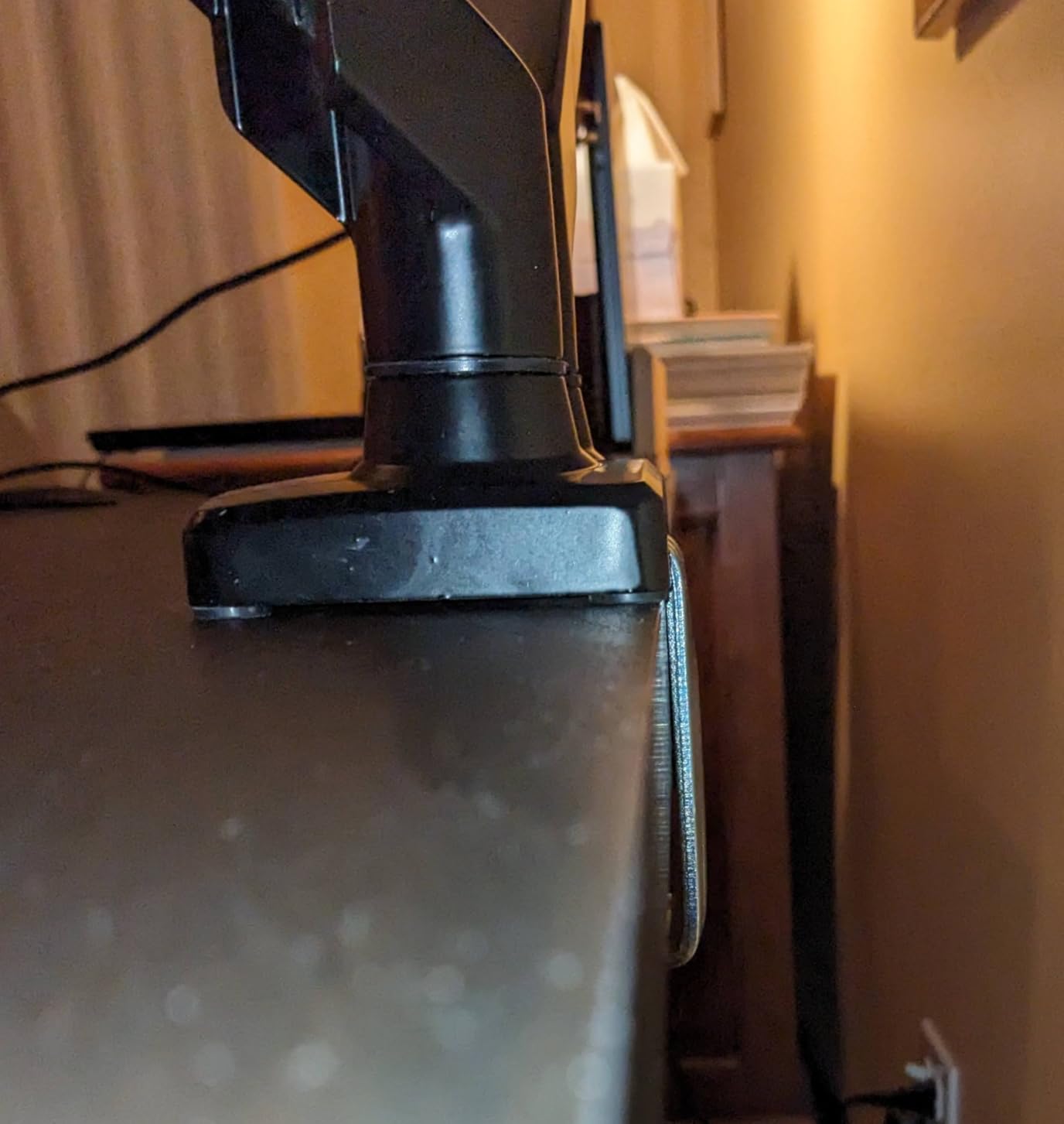 ErGear Dual Monitor Stand up to 32 inches Screen, Load-Bearing Max 22 lbs Each Arm, Adjustable Dual Monitor Mount, Sturdy Steel vesa Monitor Mount with Stable VESA 75x75 100x100mm Customer Review ErGear Dual Monitor Stand up to 32 inches Screen, Load-Bearing Max 22 lbs Each Arm, Adjustable Dual Monitor Mount, Sturdy Steel vesa Monitor Mount with Stable VESA 75x75 100x100mm - Customer Photo 2